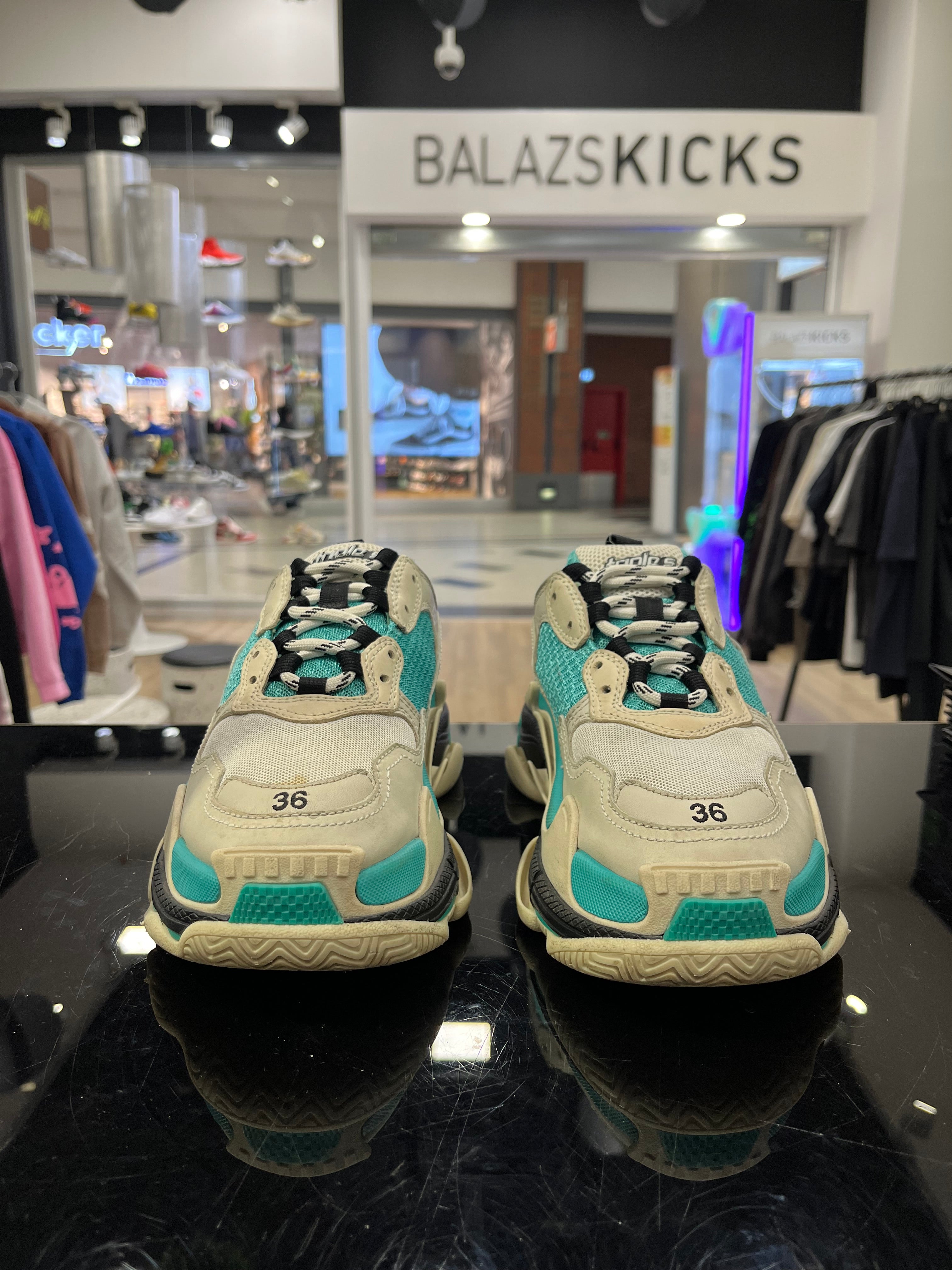 HASZNÁLT - Balenciaga Triple S Türkiz Blue (36)