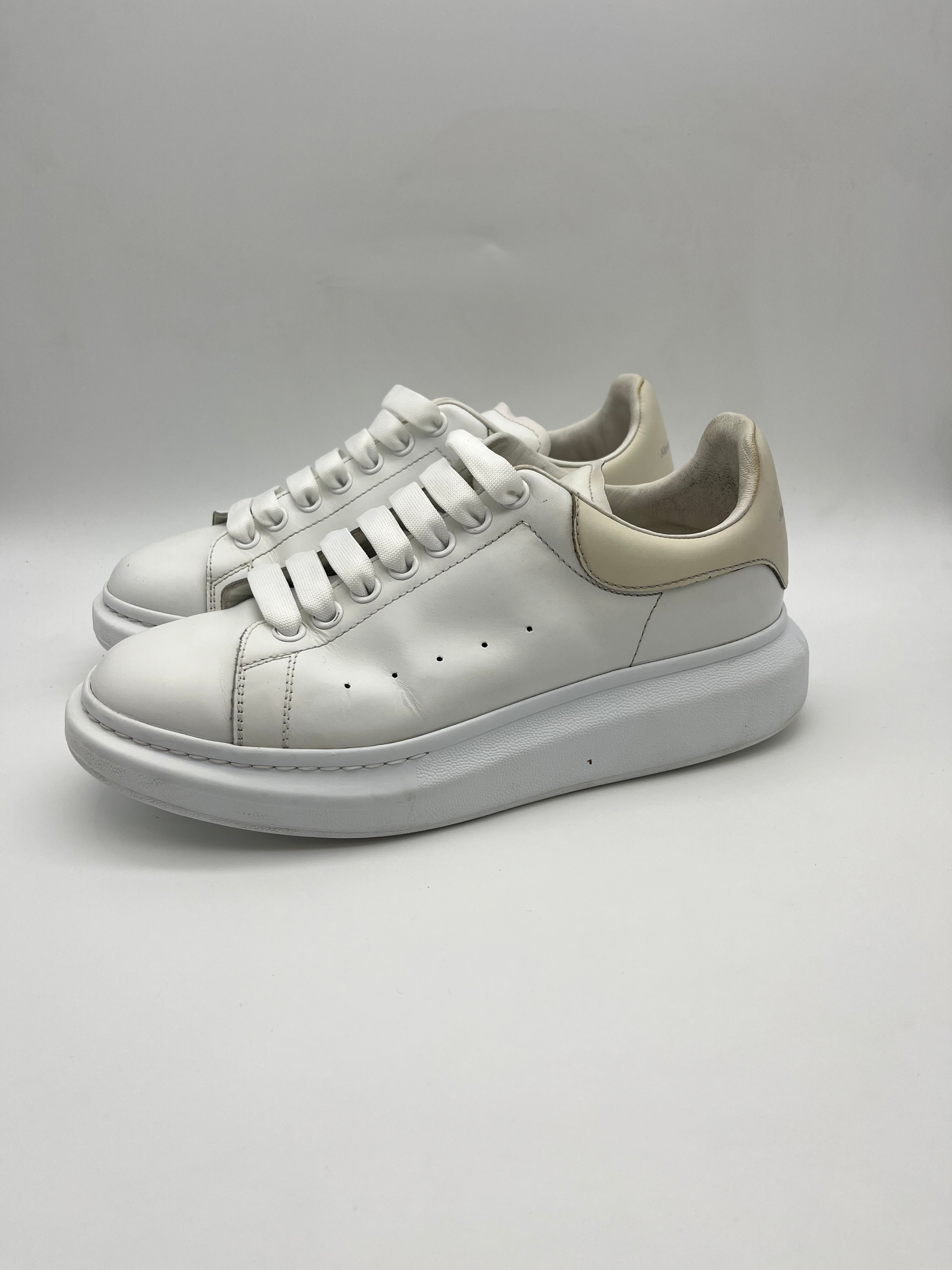 Használt - Alexander McQueen White Cream Heel (41)