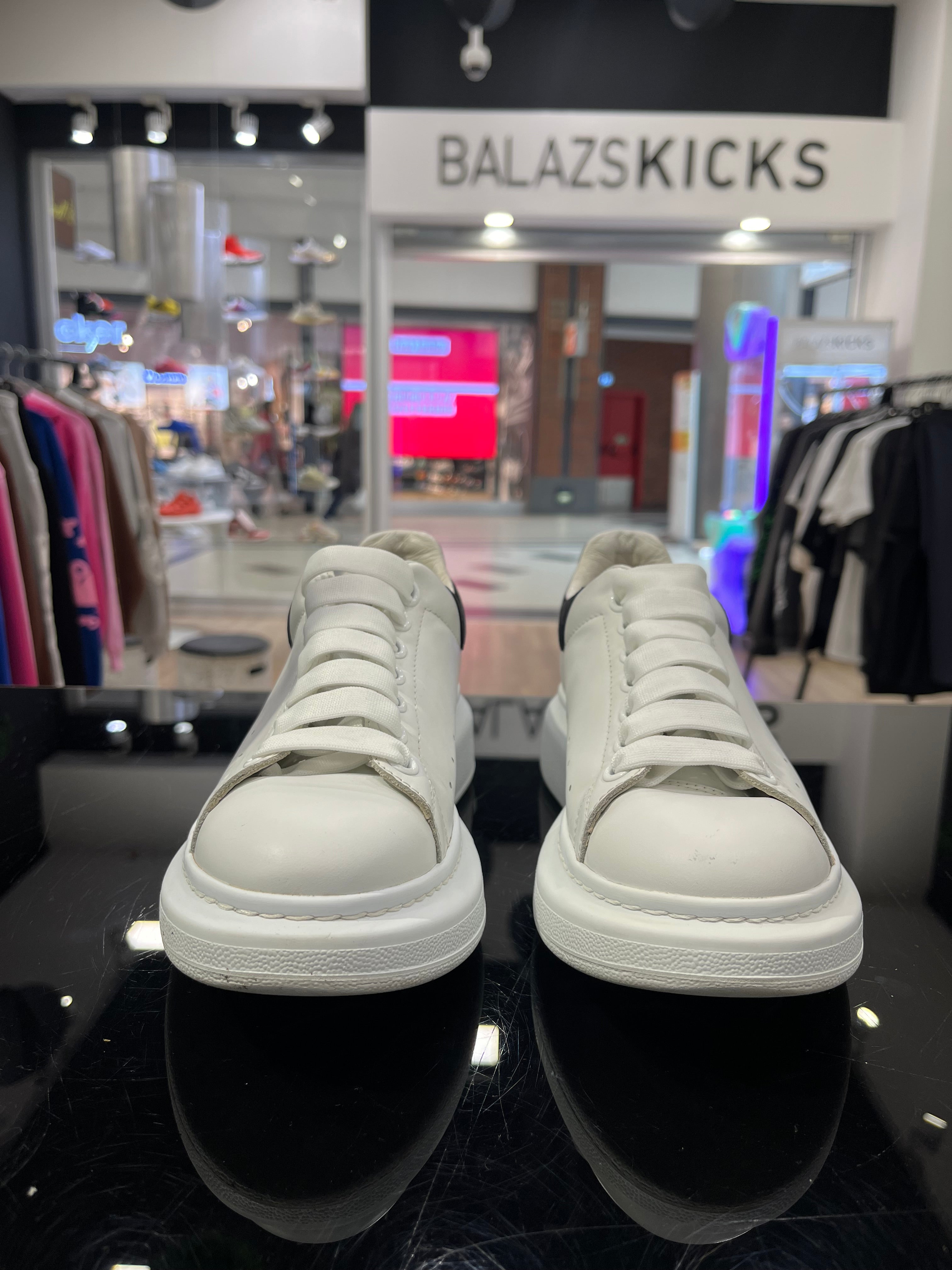 HASZNÁLT - Alexander McQueen OG White and Black Heel (37)