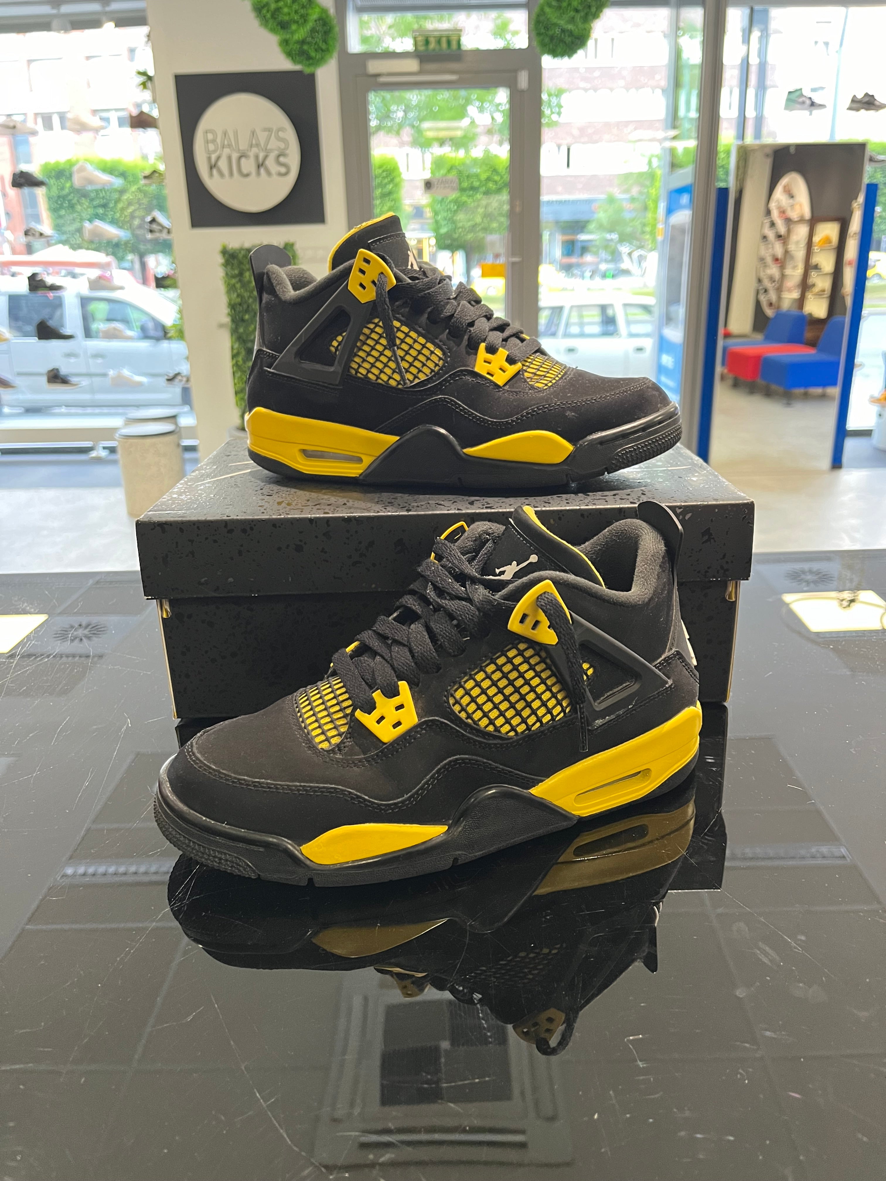 Használt - Jordan 4 Yellow Thunder