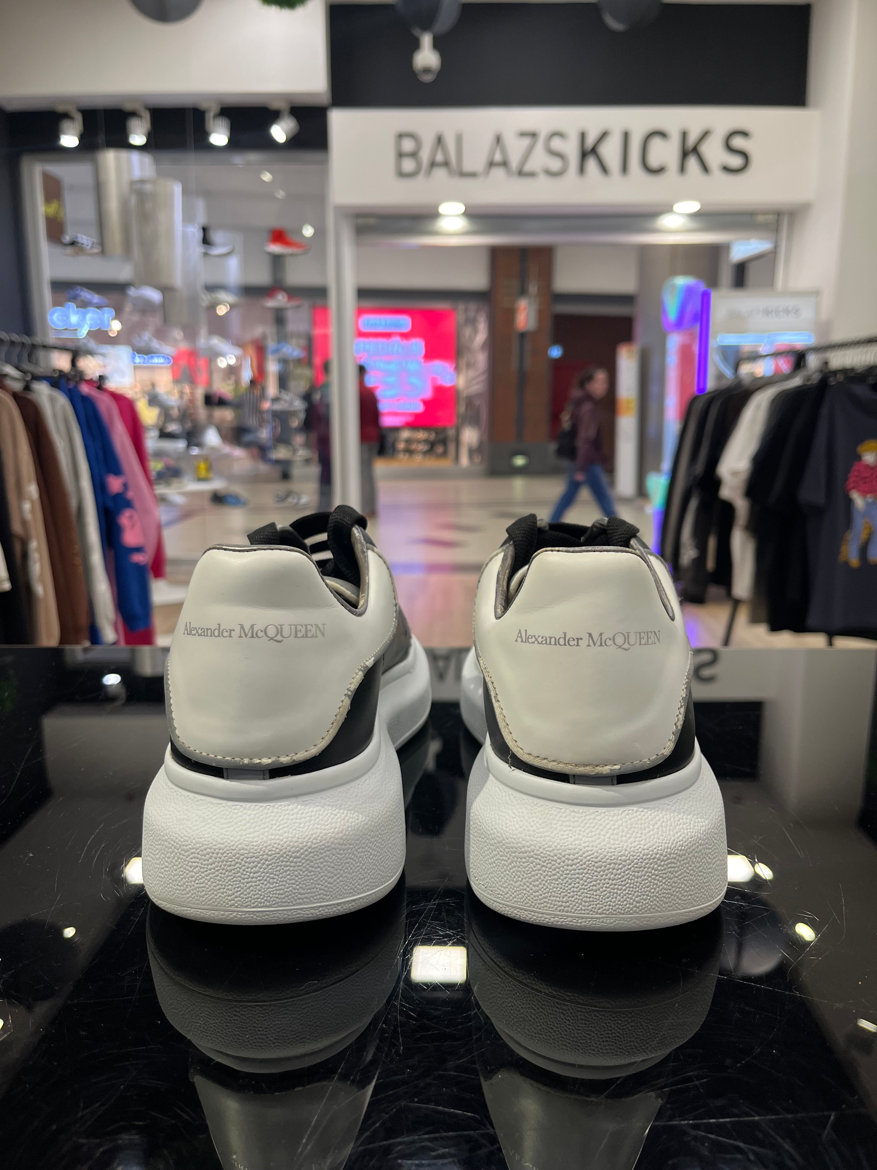 HASZNÁLT - Alexander McQueen Black Reflective (40)