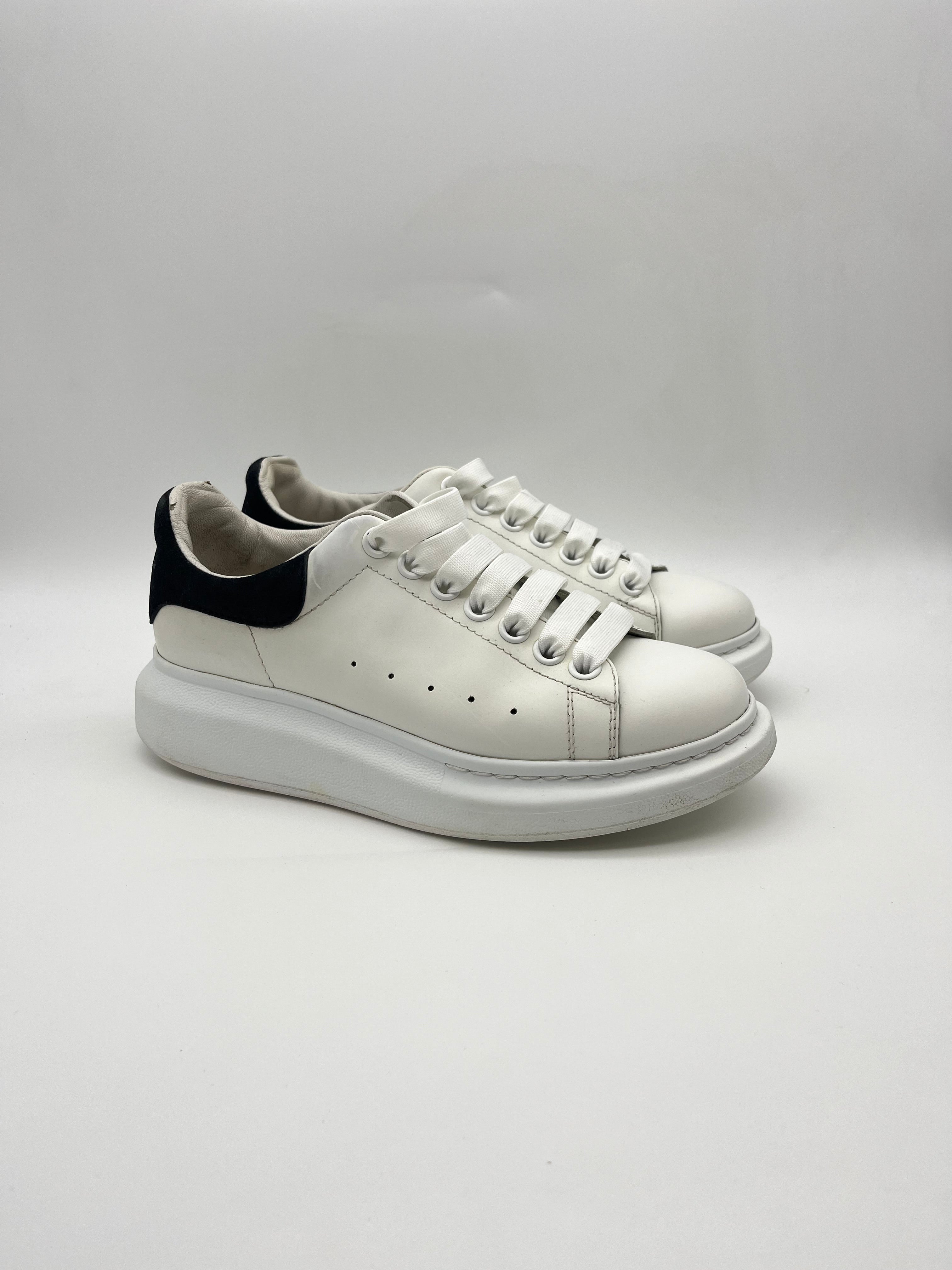Használt - Alexander McQueen OG Black Leather Heel | 37 1/2
