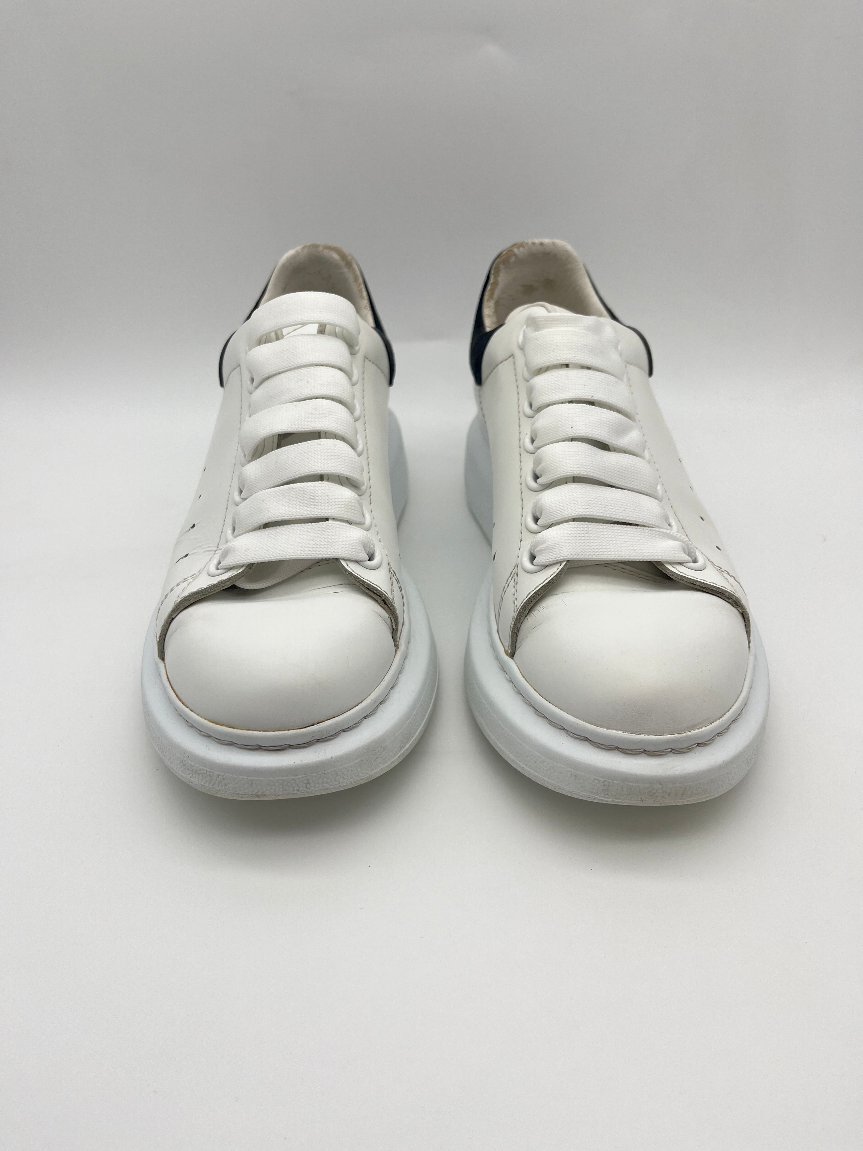 Használt - Alexander McQueen OG Black Leather Heel | 36 1/2