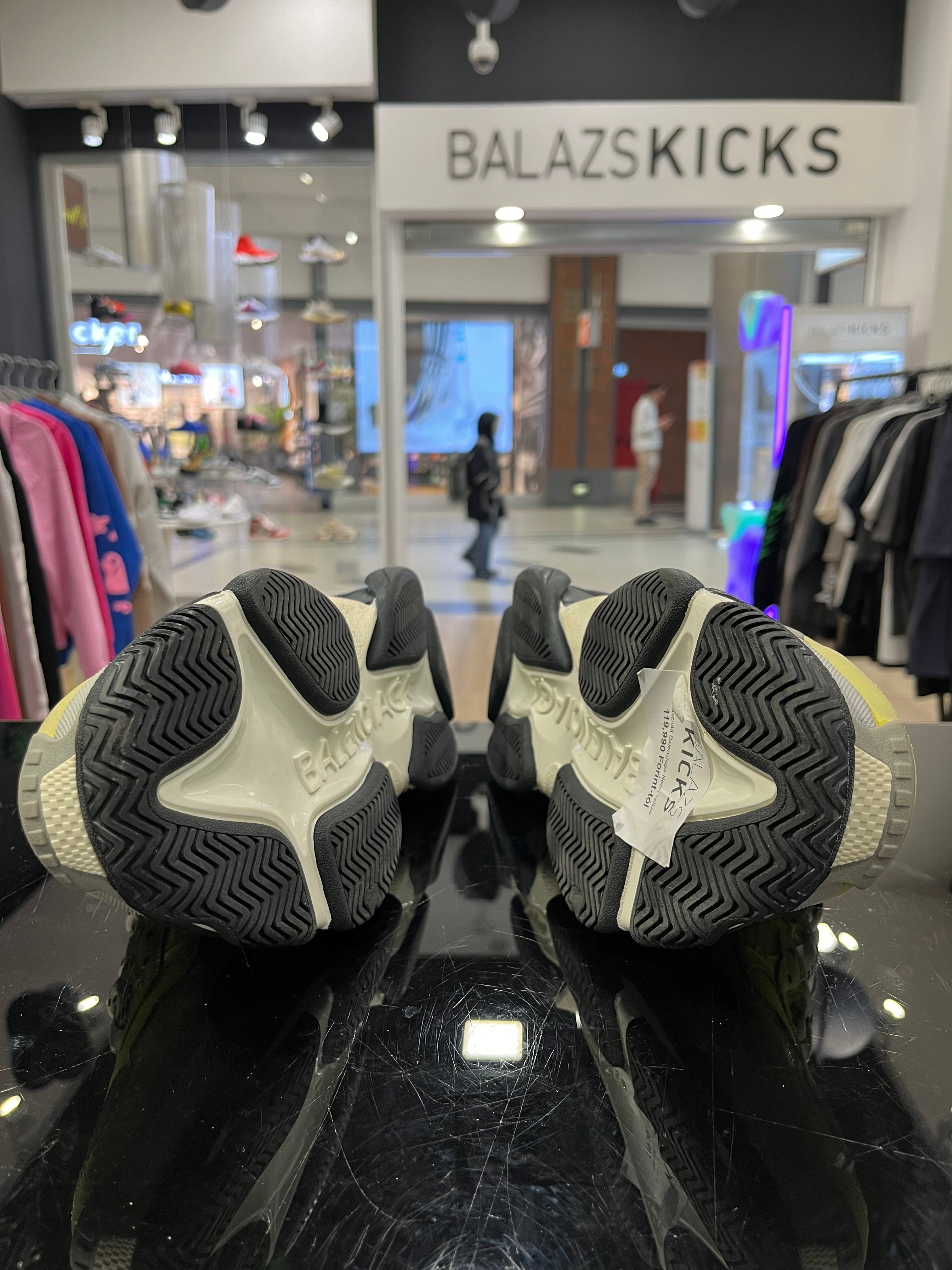 HASZNÁLT - Balenciaga Triple S Neon Yellow (39)