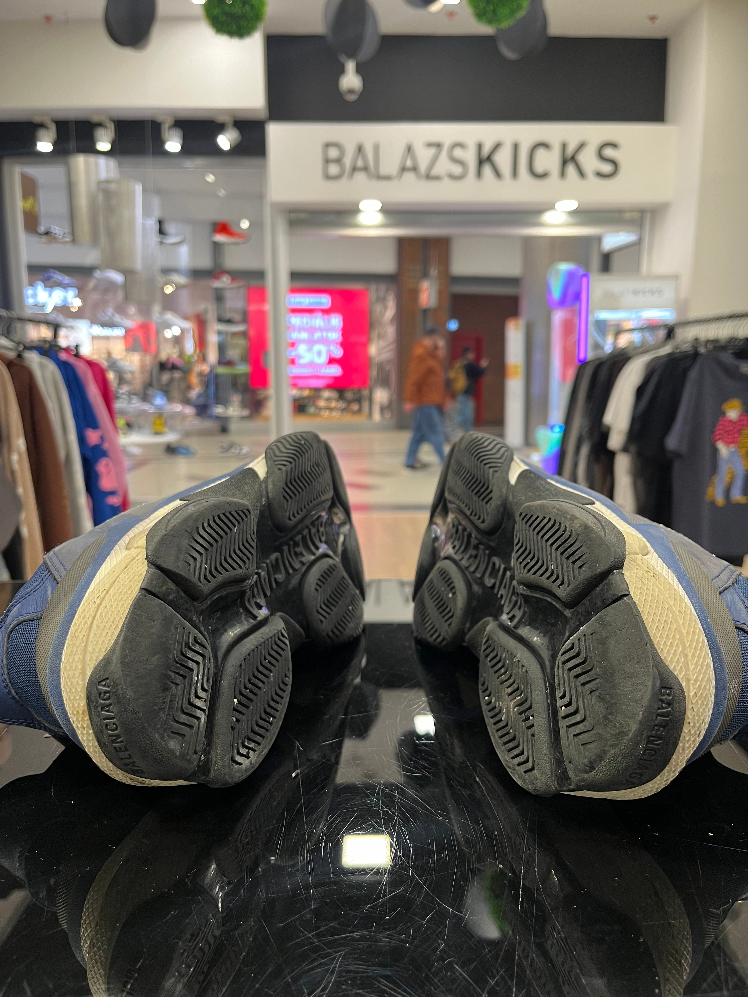 HASZNÁLT - Balenciaga Triple S Navy Blue (41)