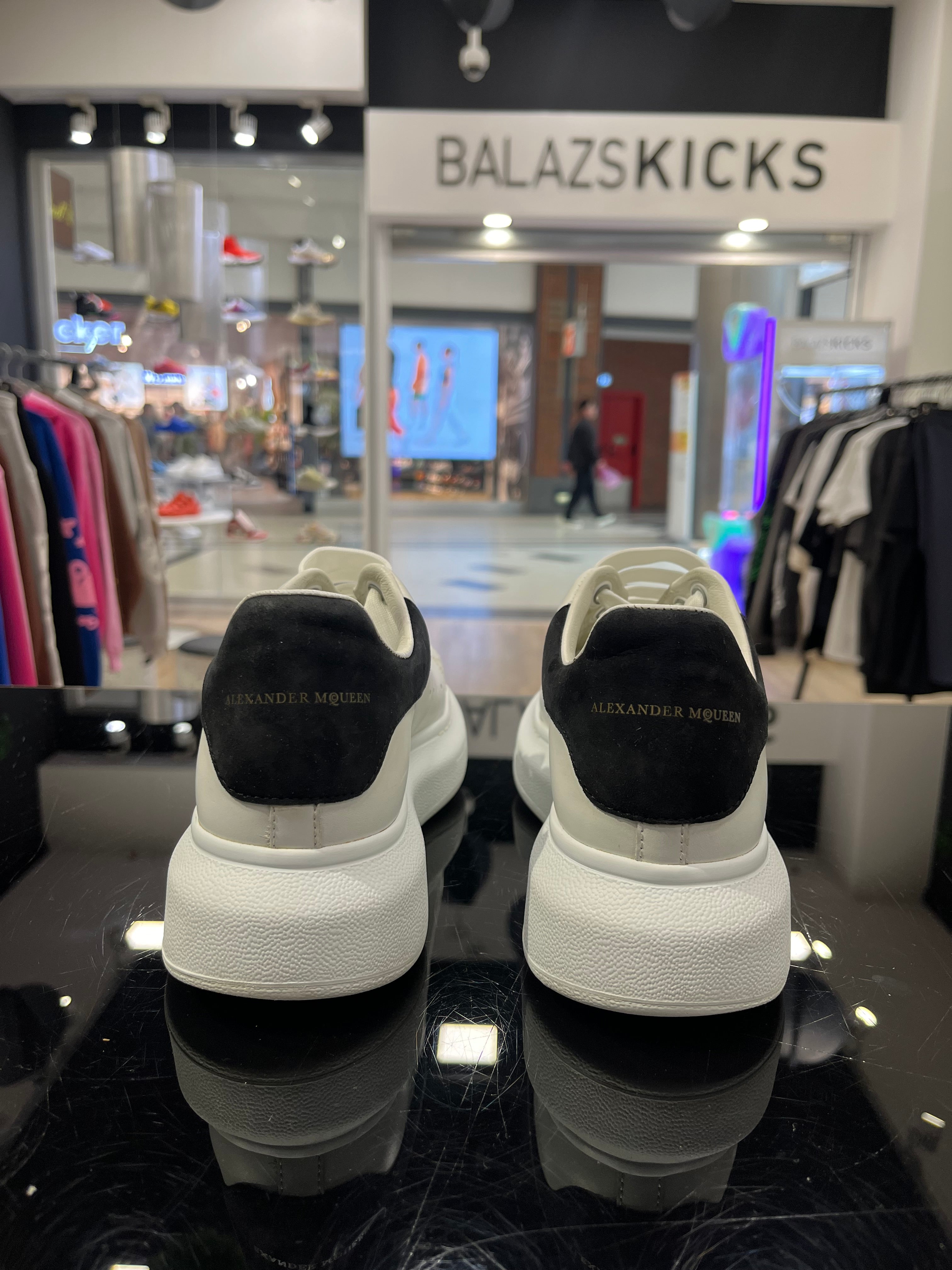 HASZNÁLT - Alexander McQueen OG White and Black Heel (37)