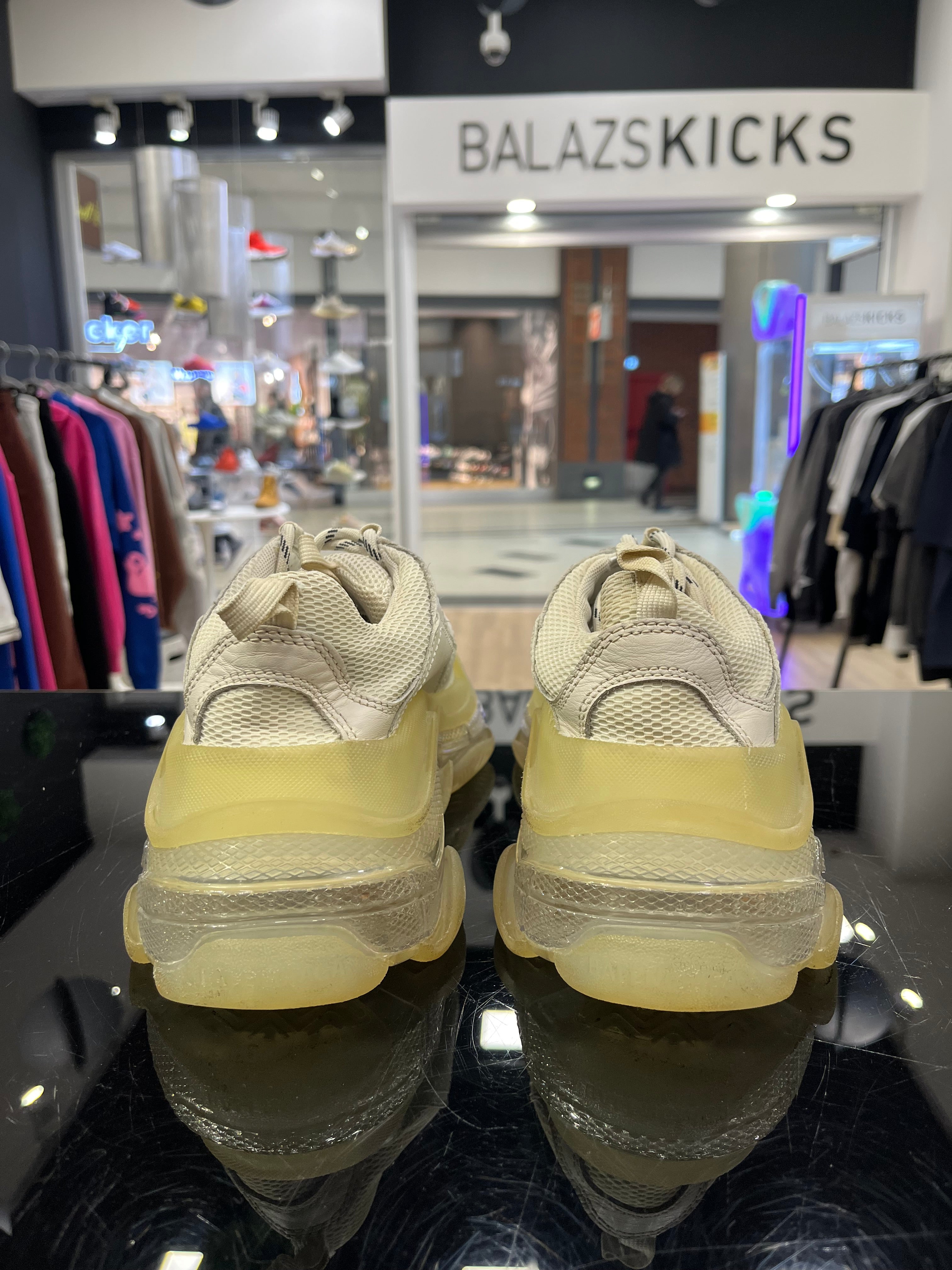 HASZNÁLT - Balenciaga Triple S Clear Sole White (39)