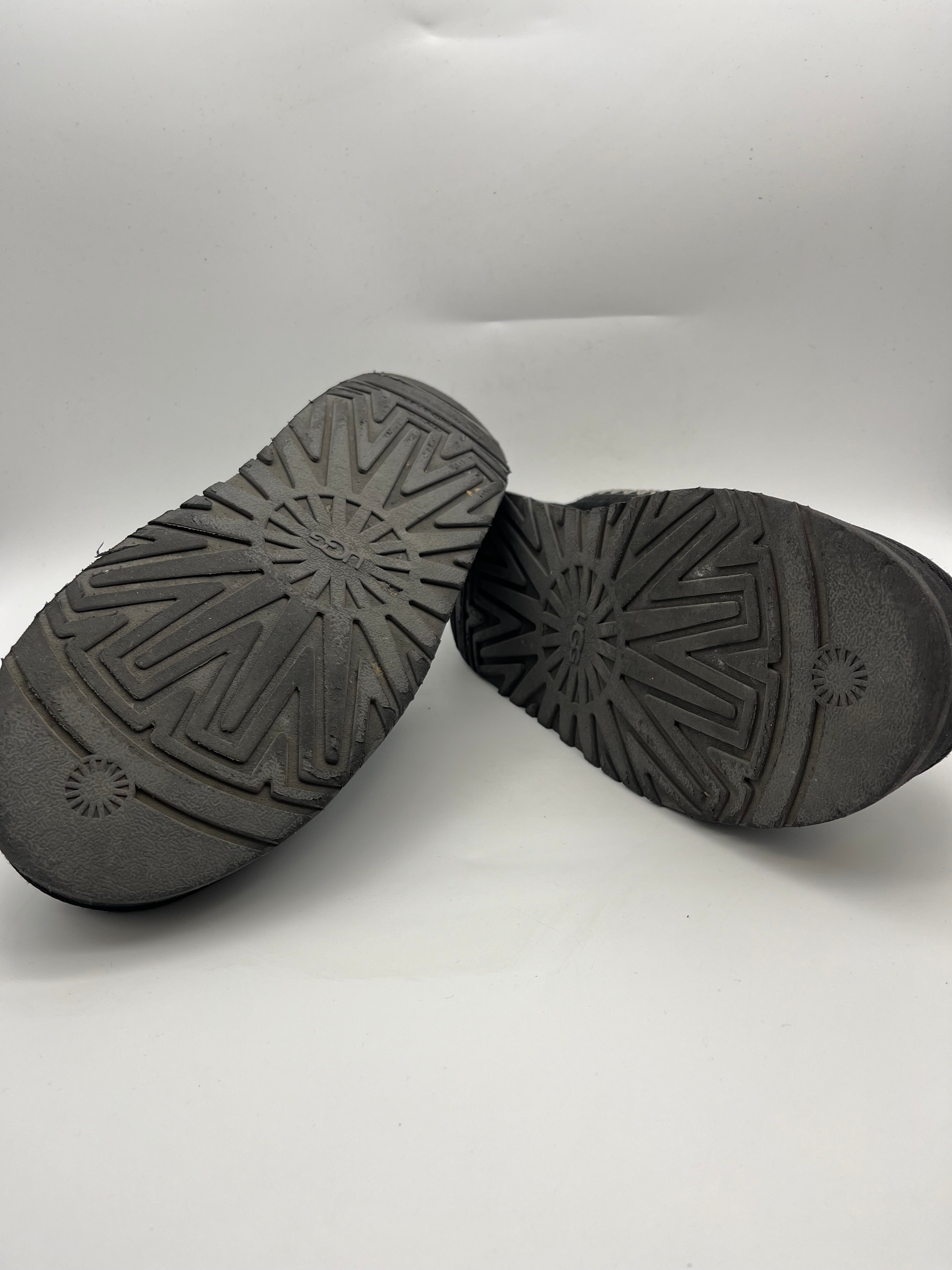 Használt - Ugg Tazz Black (40)