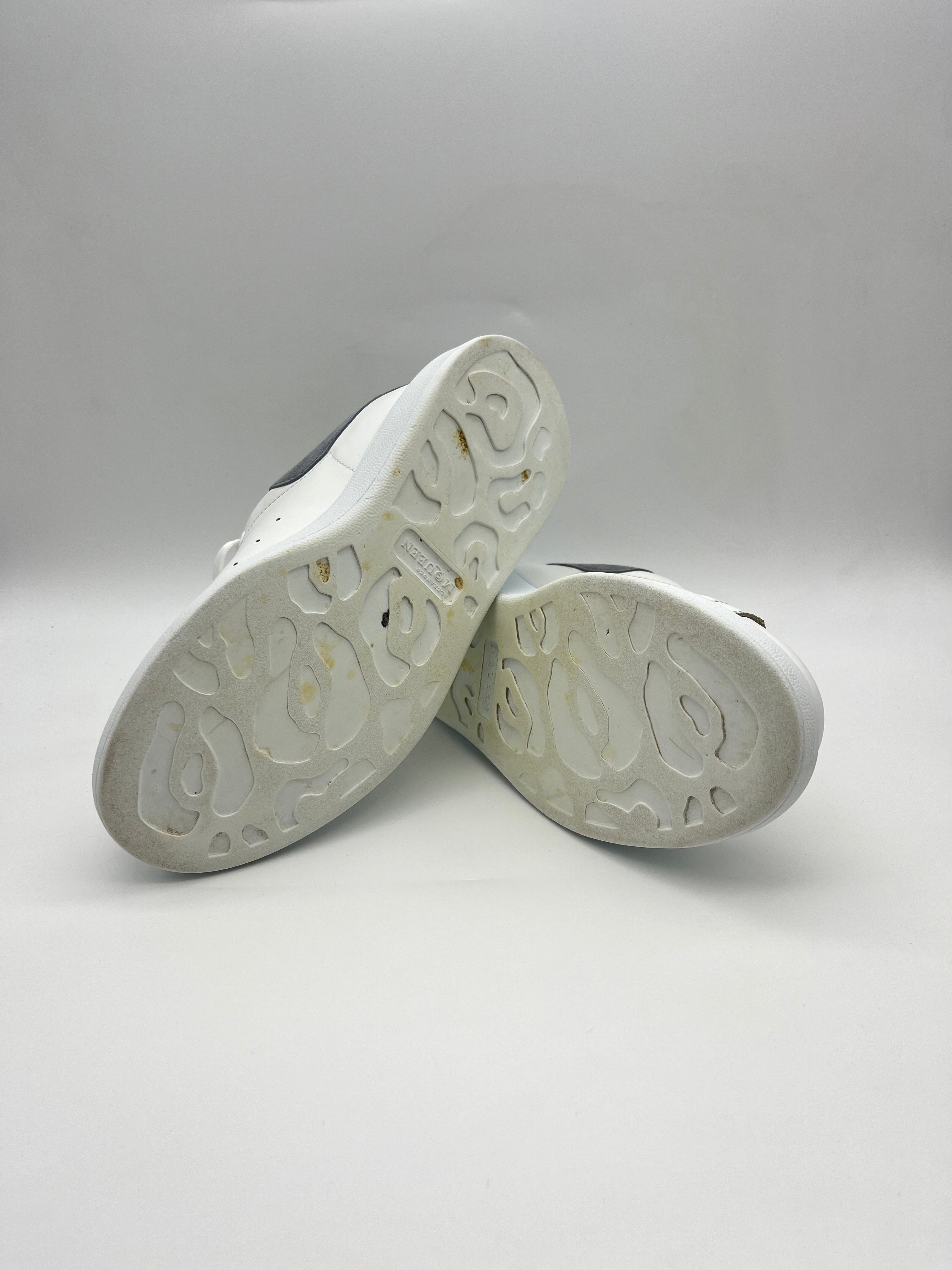 Használt - Alexander McQueen Baby Blue (36)