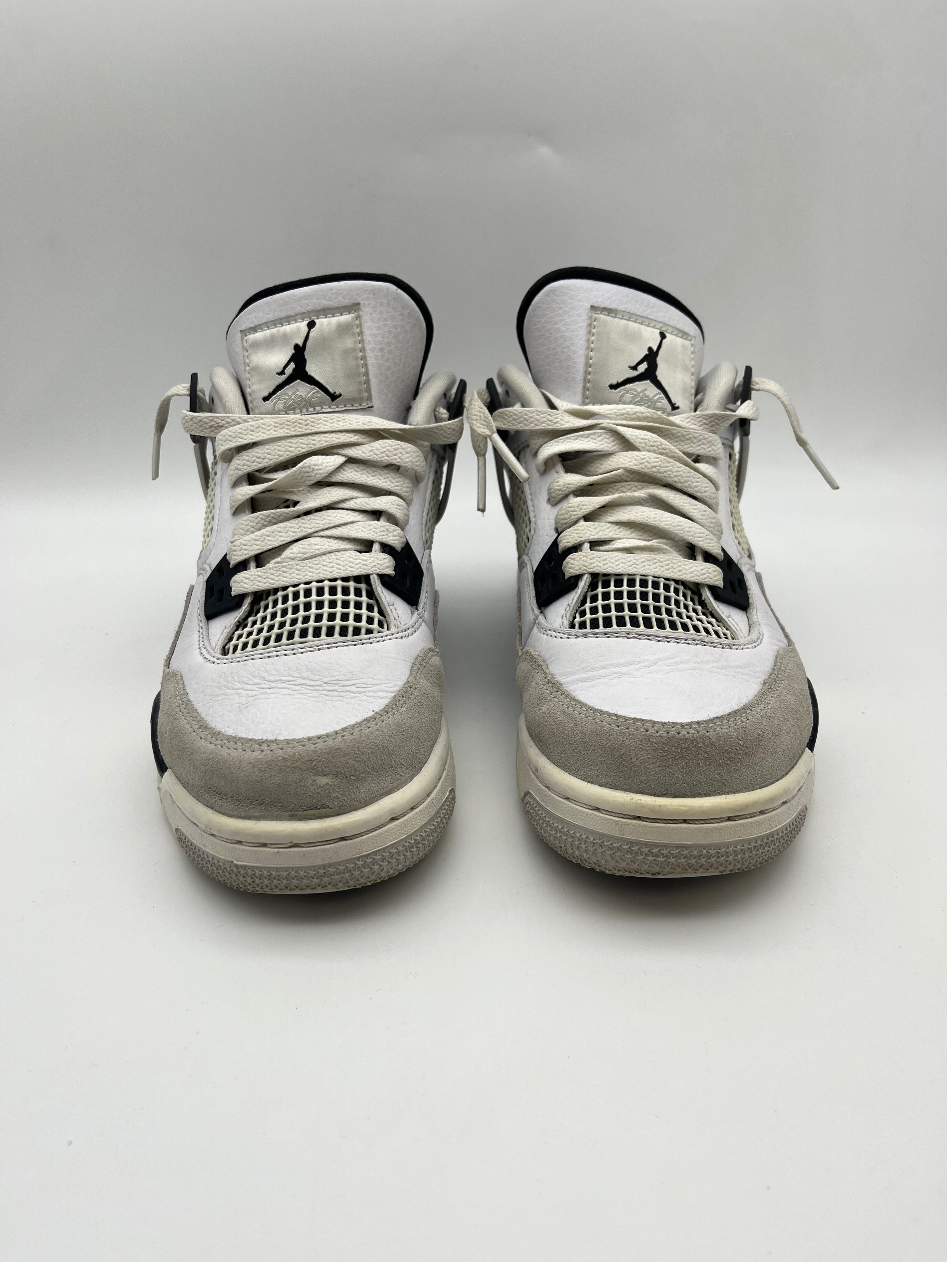 Használt - Jordan 4 Military Black (38.5)