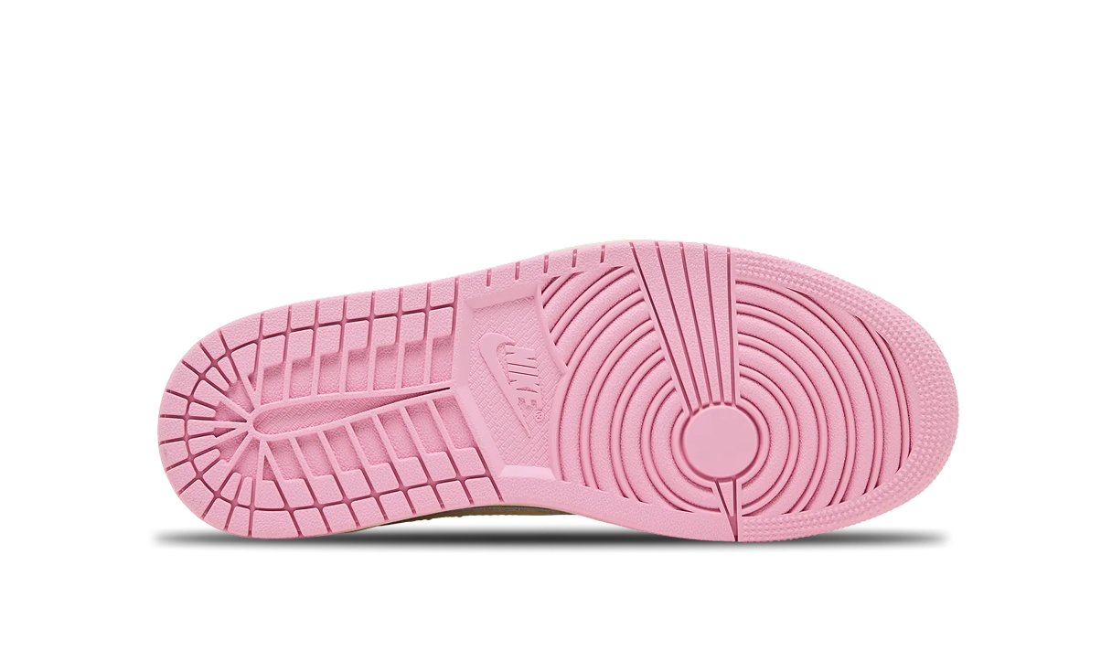 Retro Low OG SP Travis Scott Shy Pink