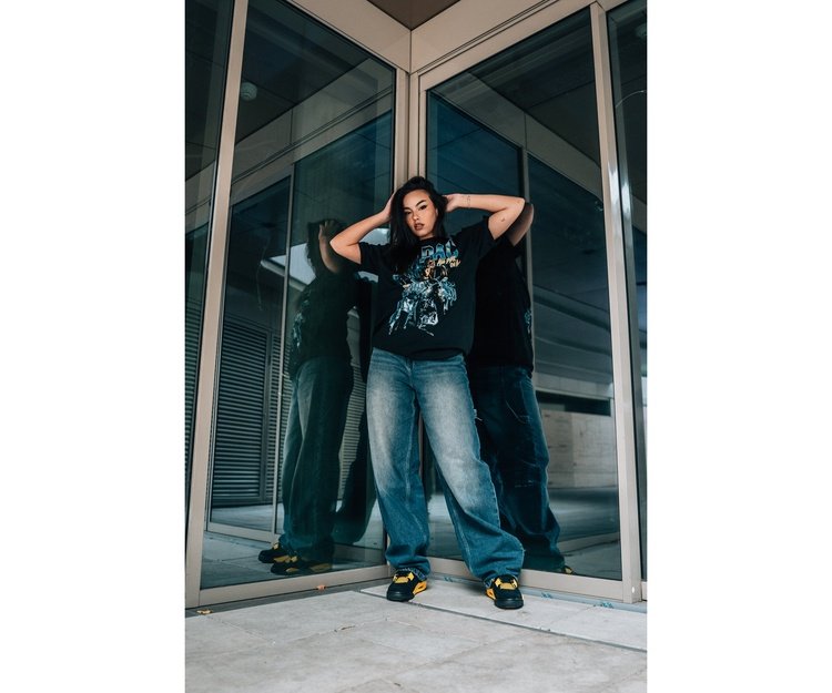 All Eyez On Me Anniversary Oversize Tee Black