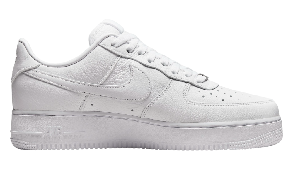 <tc>Nike Air Force 1 07 Triple White</tc>