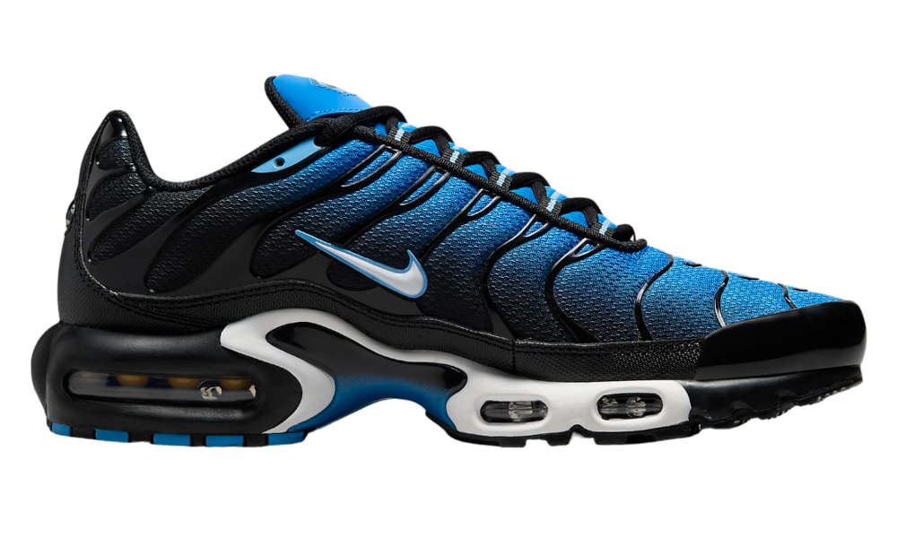 Nike Air Max Plus cipő kék színátmenettel és fekete részletekkel.