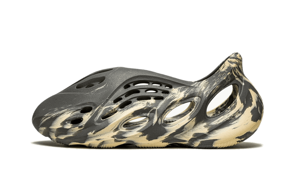 Yeezy Foam RNNR MXT Moon Gray