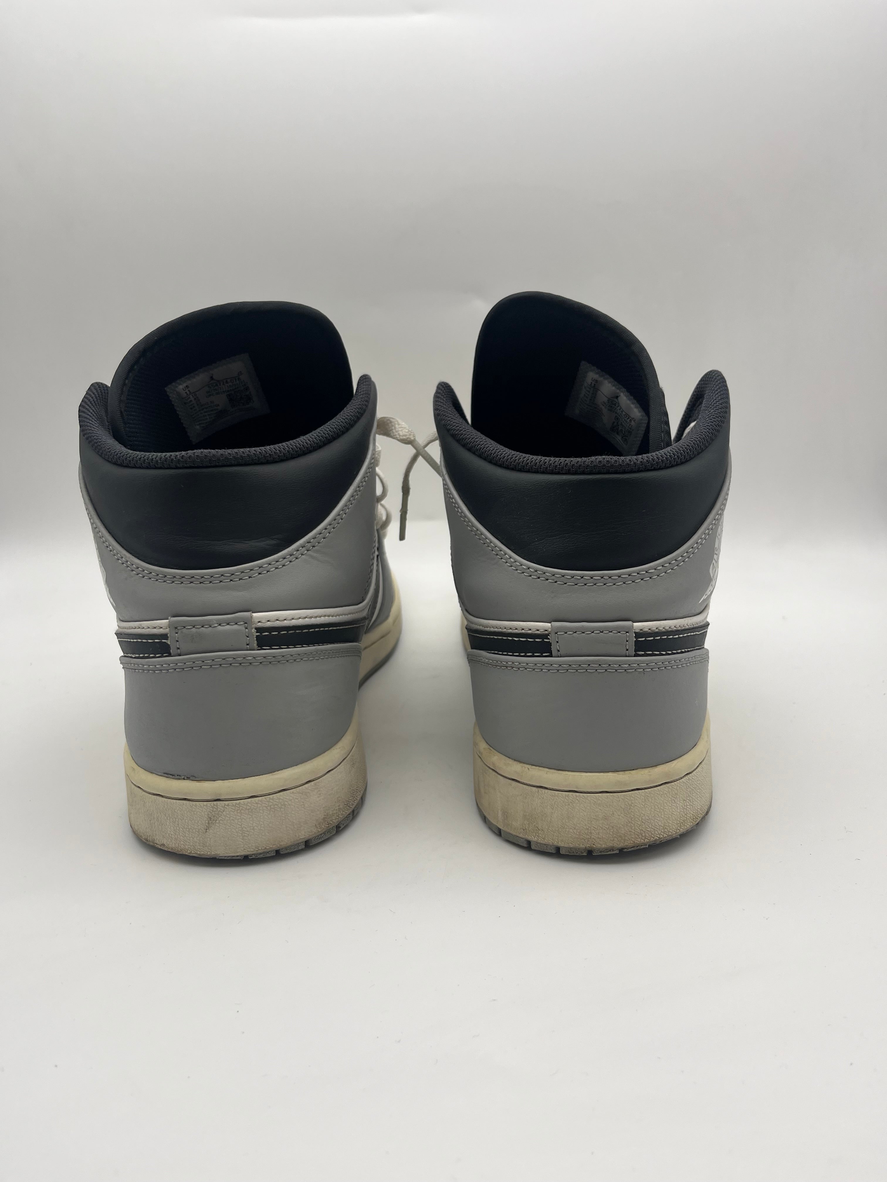 Használt - Jordan 1 Mid Light Smoke Grey (45)