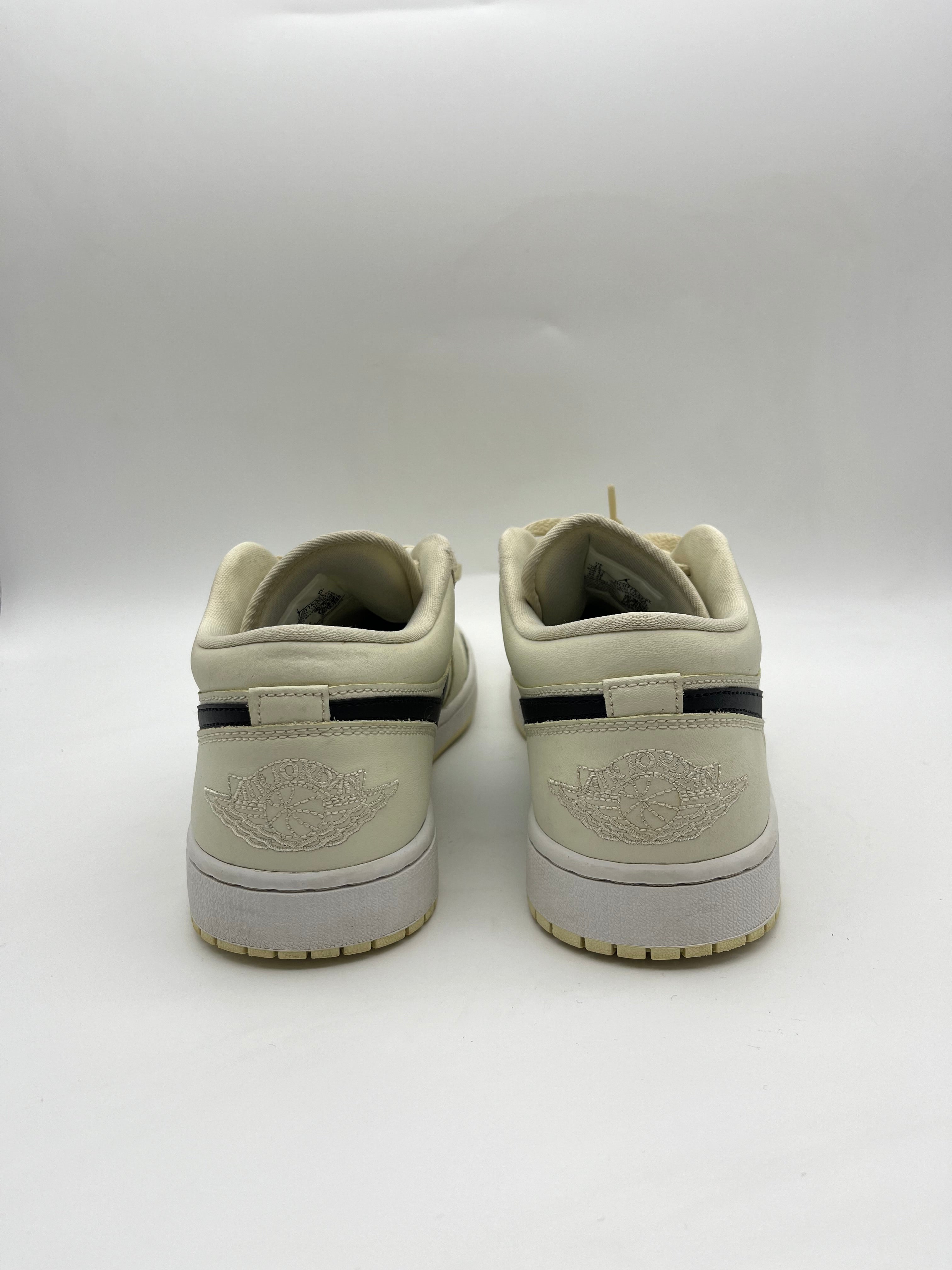 Használt - Jordan 1 Low Coconut Milk (43)
