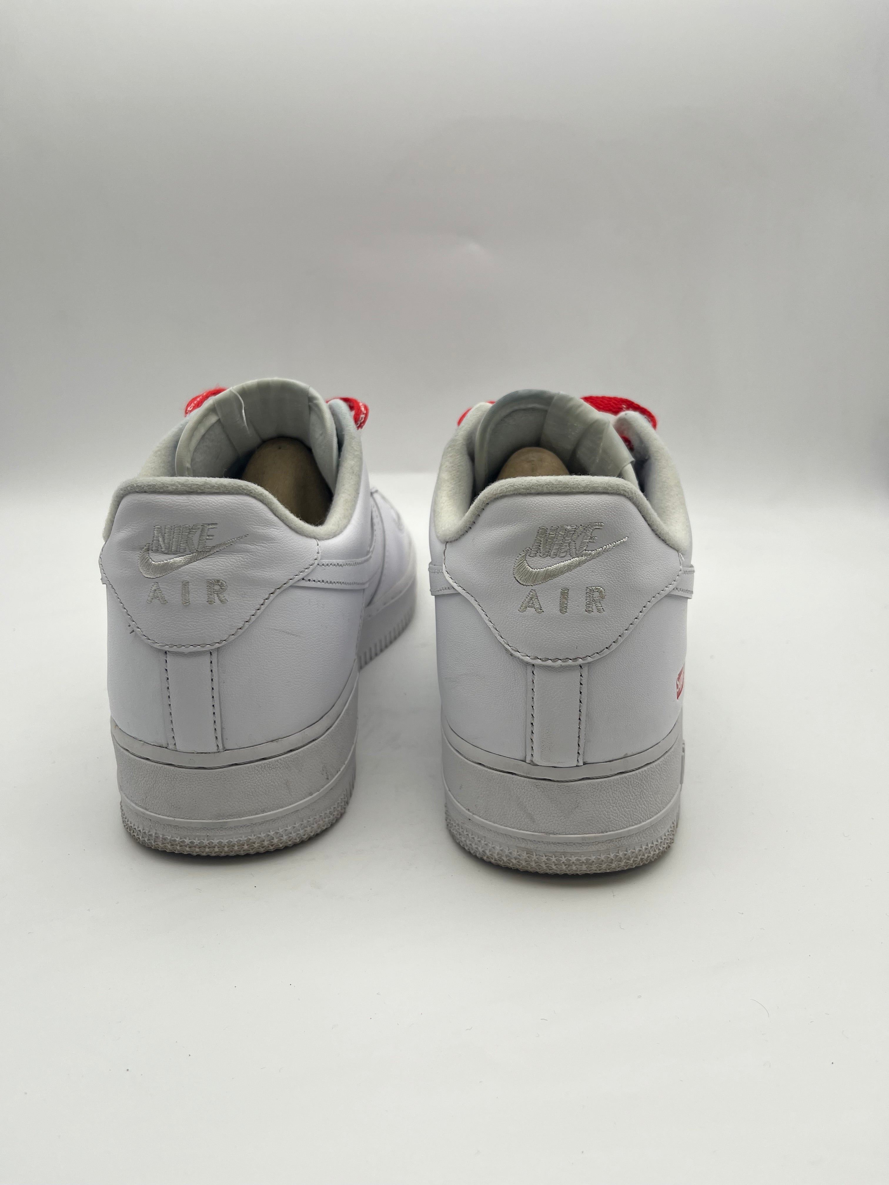 Használt - Air Force 1 Supreme White (44.5)