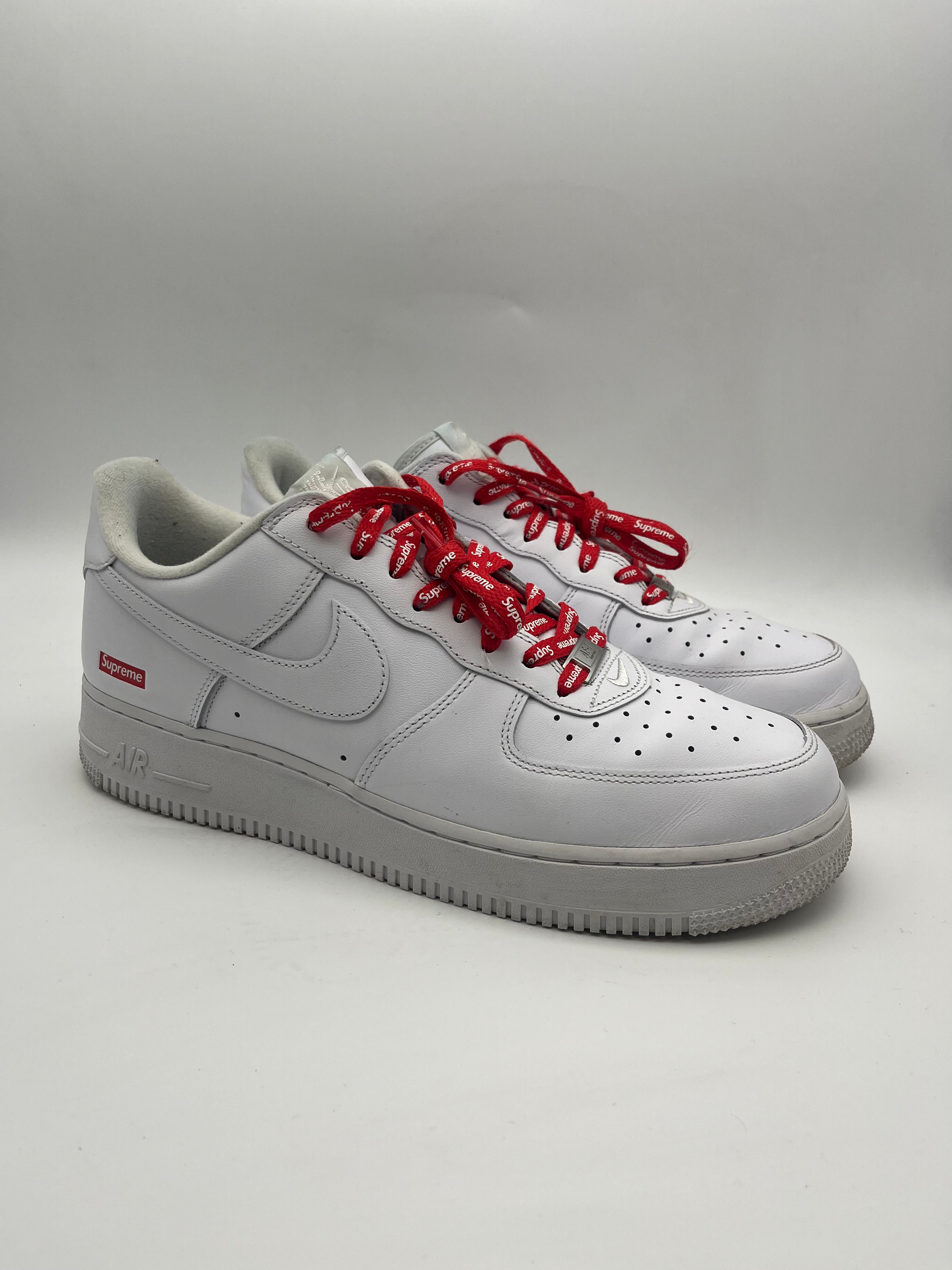 Használt - Air Force 1 Supreme White (44.5)