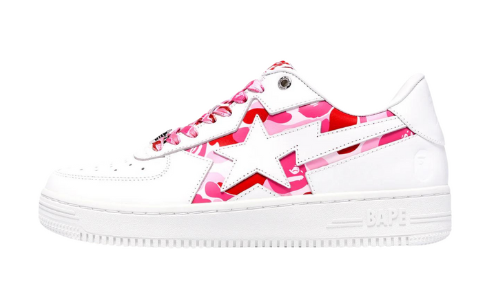 A Bathing Ape Bape Sta Icon ABC Camo Pink cipő fehér bőrrel és rózsaszín álcázási mintával.