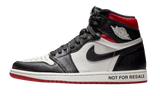 Air Jordan 1 Retro High OG NRG Not For Resale cipő fekete, fehér és piros bőrrel.