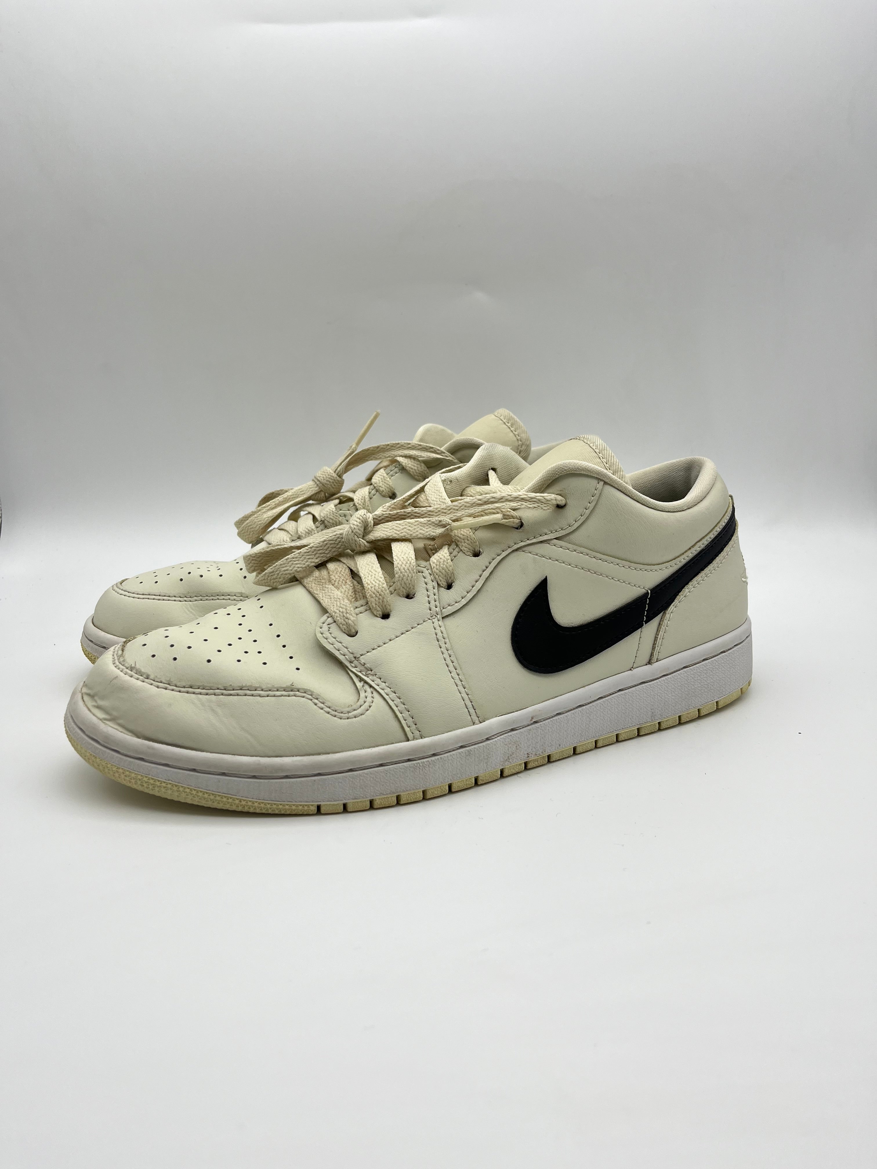 Használt - Jordan 1 Low Coconut Milk (43)