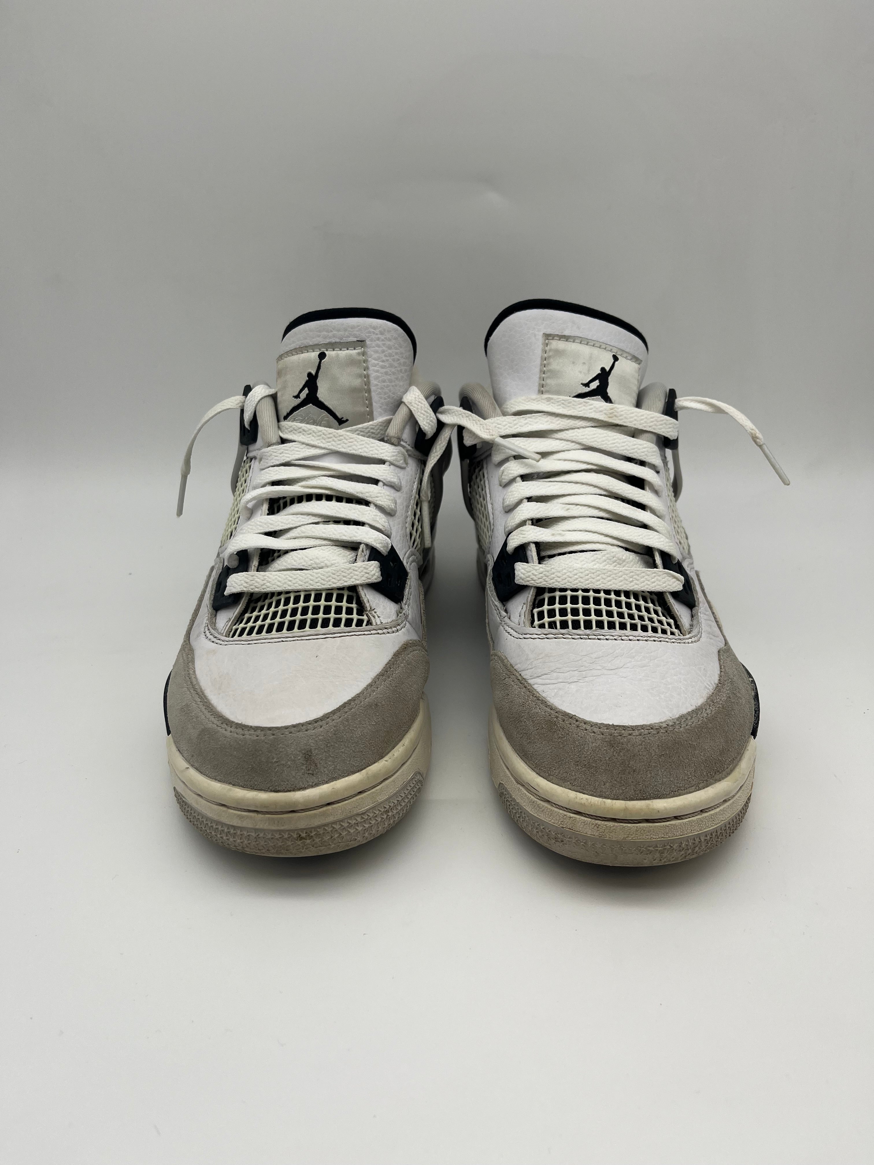 Használt - Jordan 4 MIlitary Blak (40)