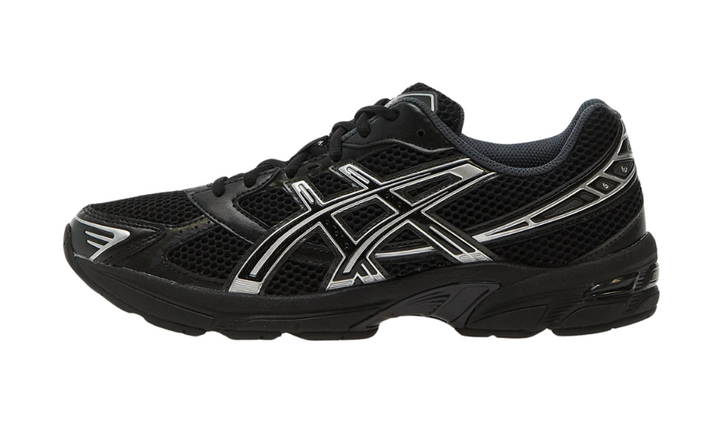 ASICS Gel-1130 fekete és ezüst futócipő.
