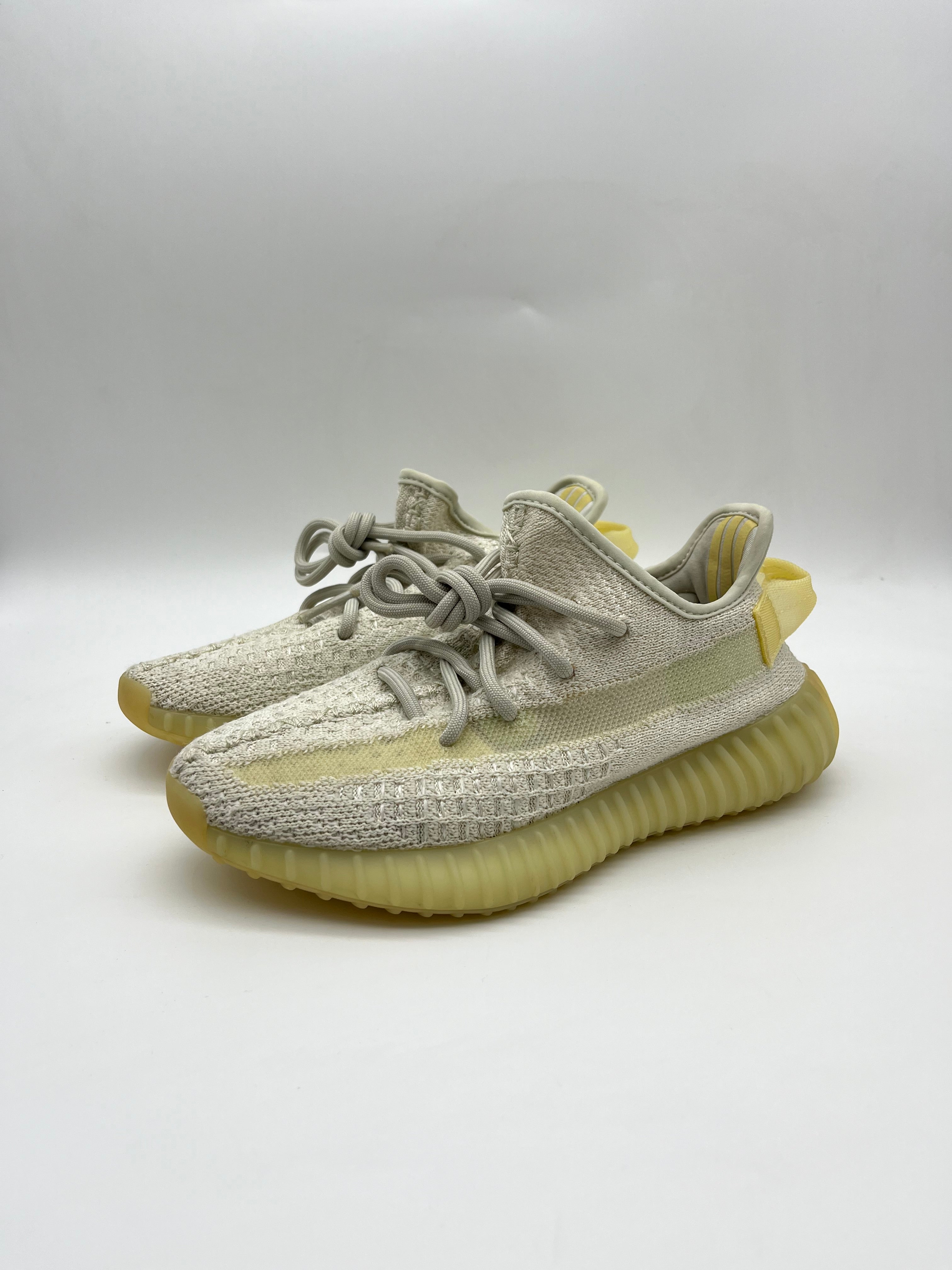 Használt - Yeezy 350 V2 Light (36)