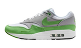 Nike Air Max 1 Patta 20th Anniversary Chlorophyll cipő szürke, fehér és zöld színben.
