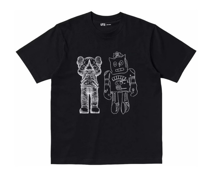 Fekete KAWS x Uniqlo Warhol UT póló fehér rajzokkal.