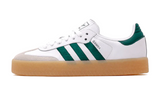 adidas Sambae cipő fehér, zöld csíkokkal és gumitalppal.