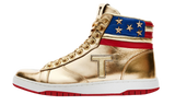 Donald Trump The Never Surrender High-Tops, arany színű, amerikai zászlós mintával.