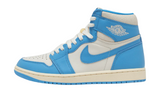 Jordan 1 Retro High OG UNC Reimagined cipő kék és fehér színben, repedezett bőrrel.