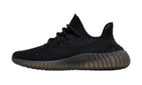 Fekete Adidas Yeezy Boost 350 V2 Dazzling Blue cipő kék csíkkal.