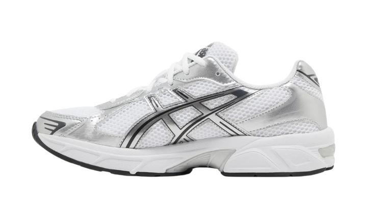 ASICS Gel 1130 'White Pure Silver' sportcipő fehér hálós és ezüst felsőrésszel.
