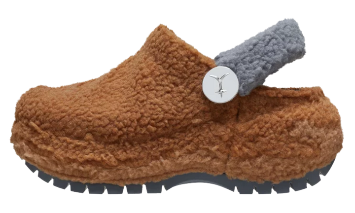 Barna sherpa Crocs Lil Nas X x Mega Crush Clog.