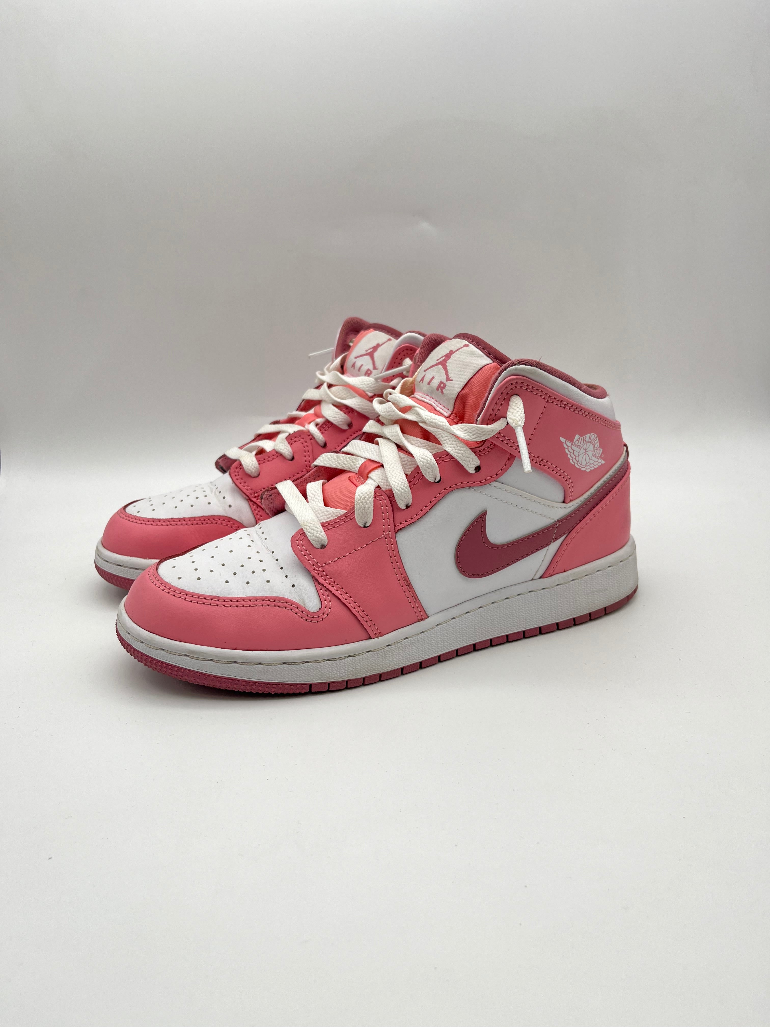 Használt - Jordan 1 Mid Valentines (38.5)