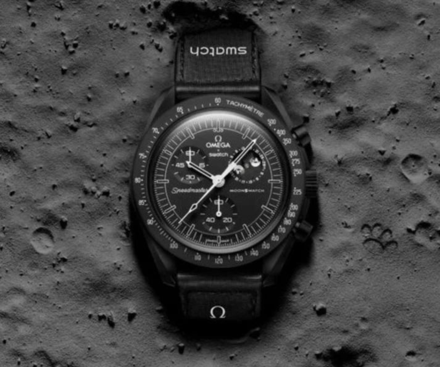 Swatch x Omega Bioceramic Moonswatch Mission To Moonphase Snoopy Black