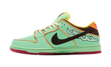 Nike SB Dunk Low Rodeo Tourmaline cipő zöld velúrral, narancssárga és barna részletekkel.