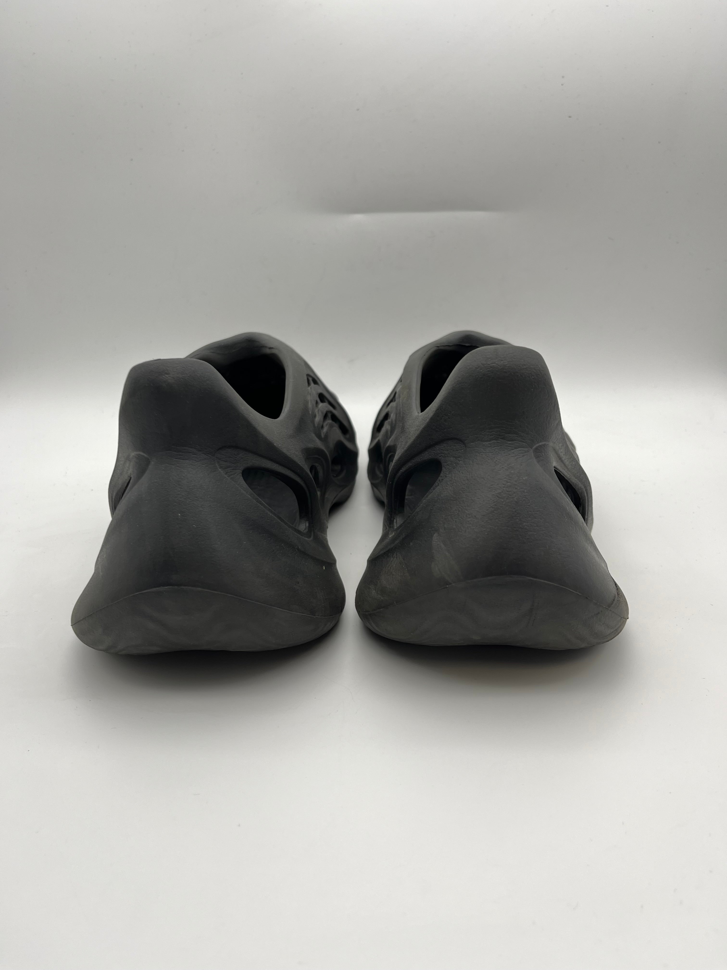 Használt - Yeezy Foam Rnnr Onyx (46)