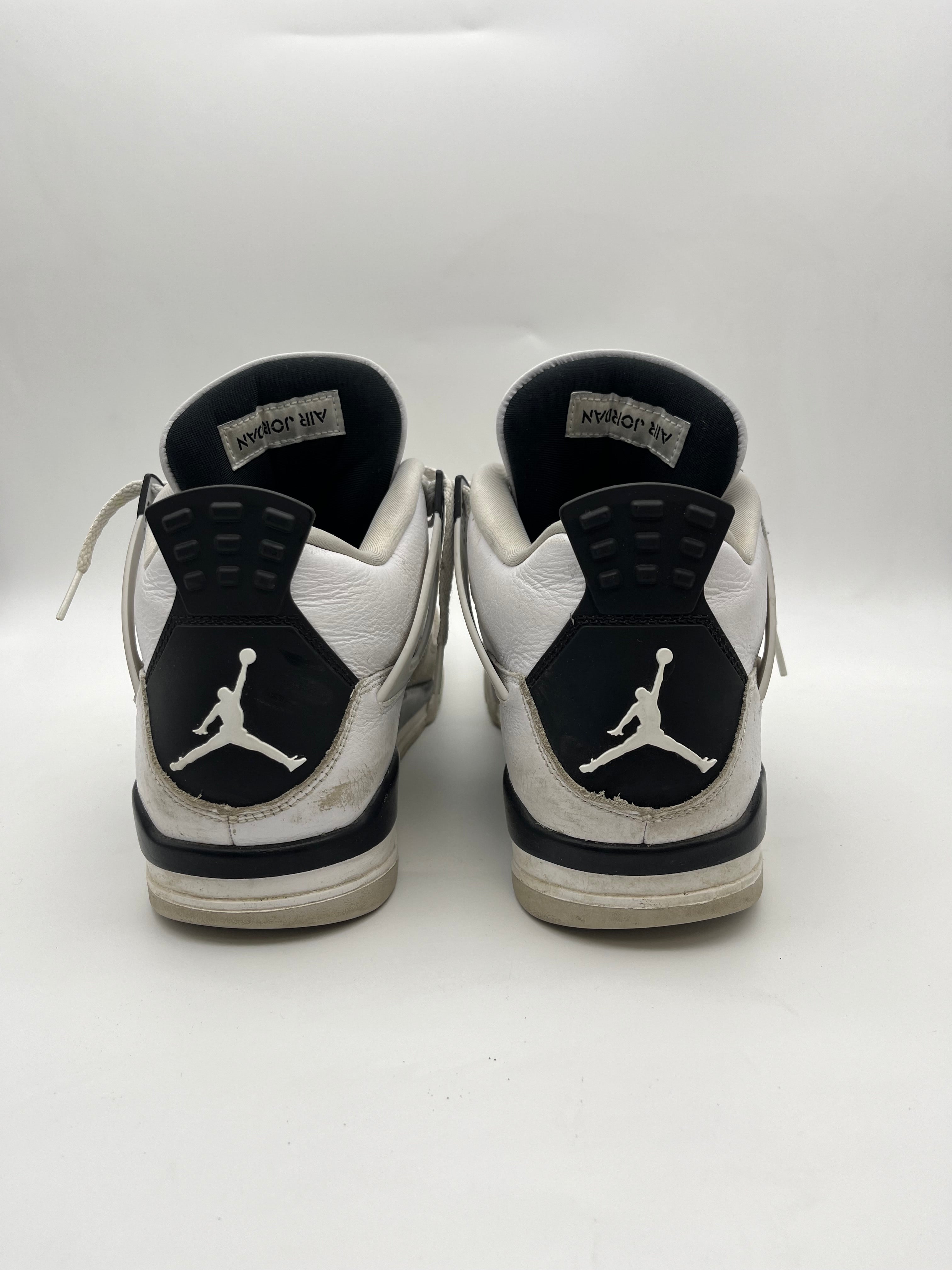 Használt - Jordan 4 Military Black (44)