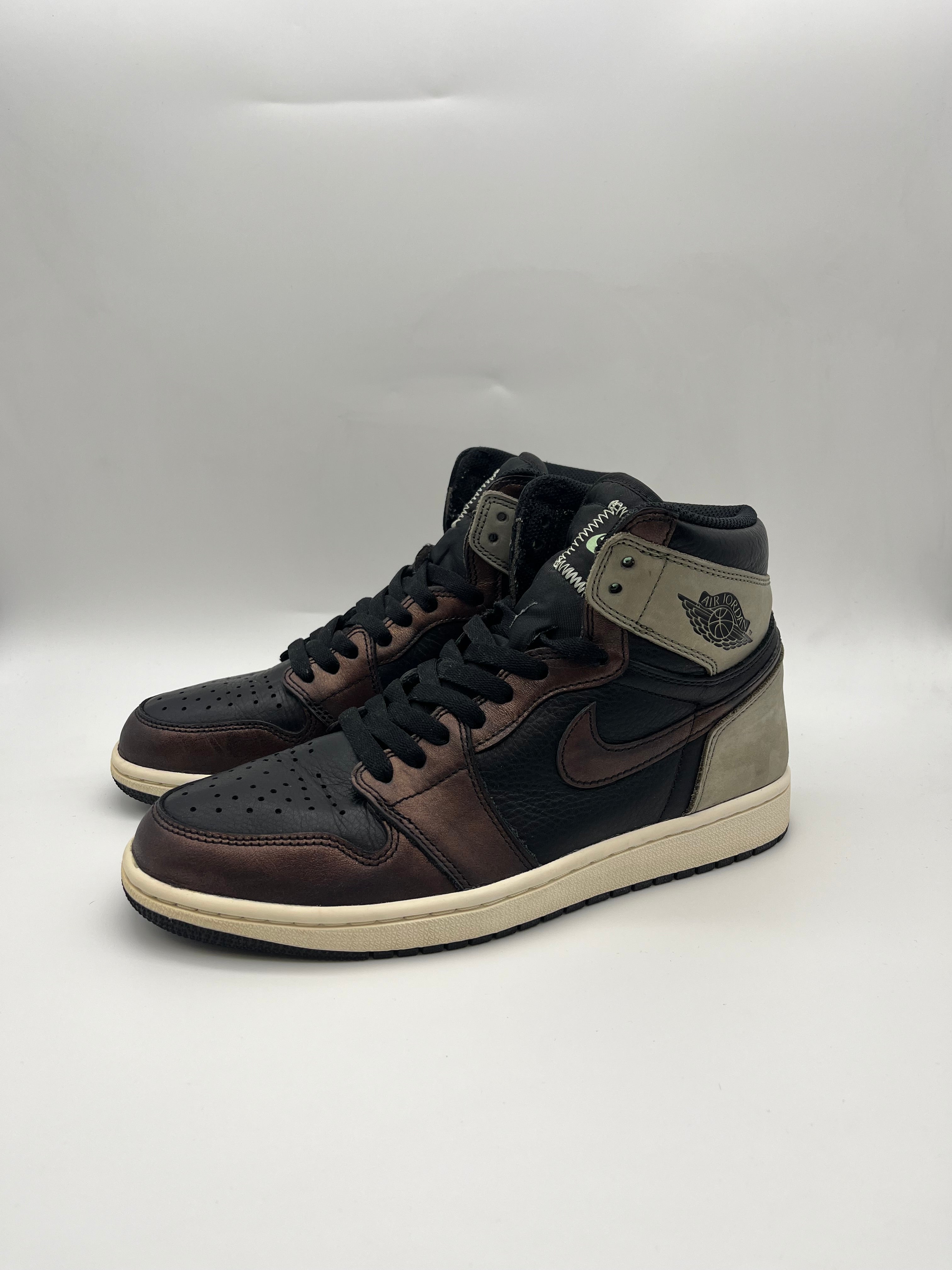 Használt - Jordan 1 High Patina (42)