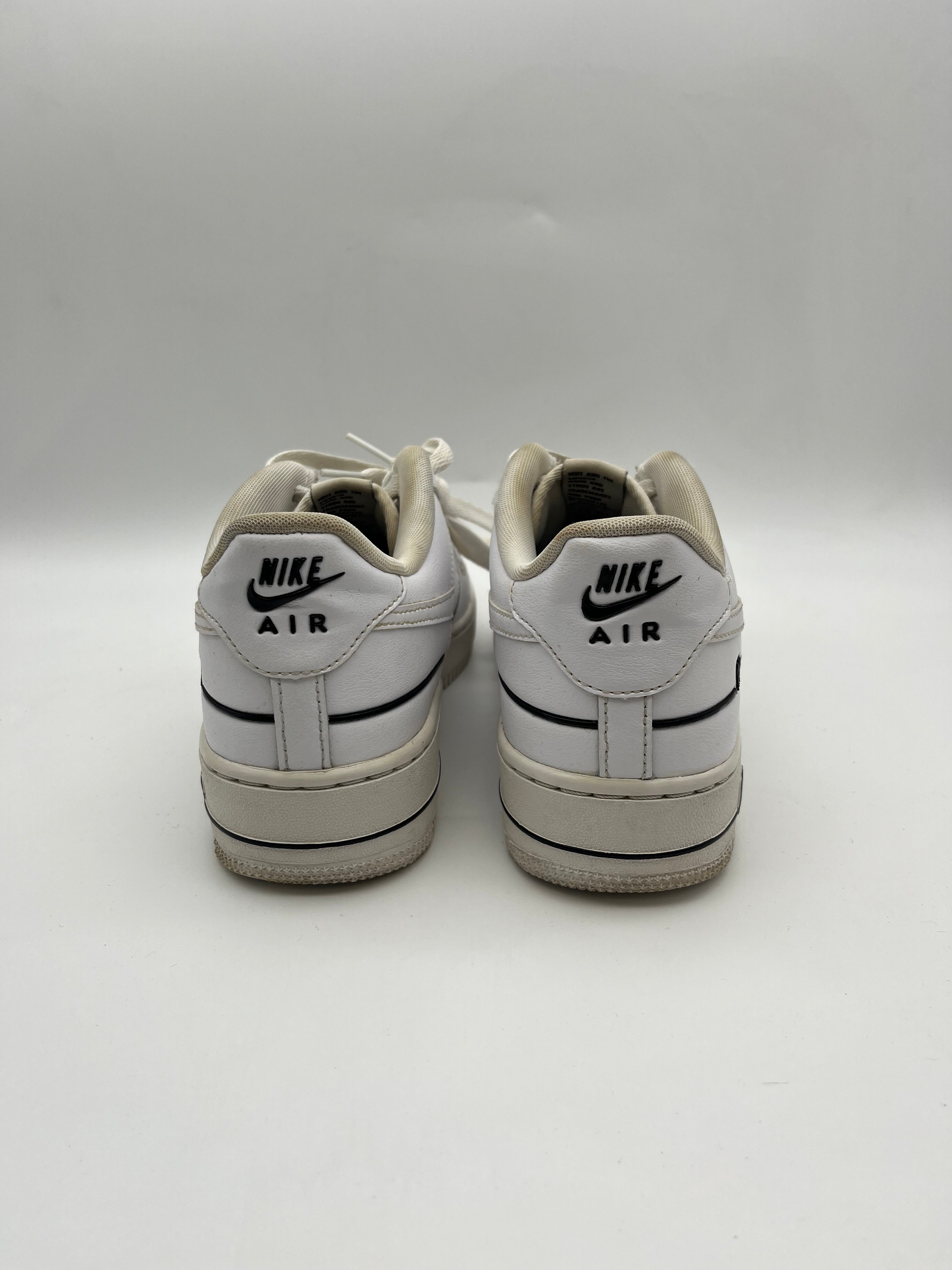 Használt - Air Force 1 Black & White (38.5)