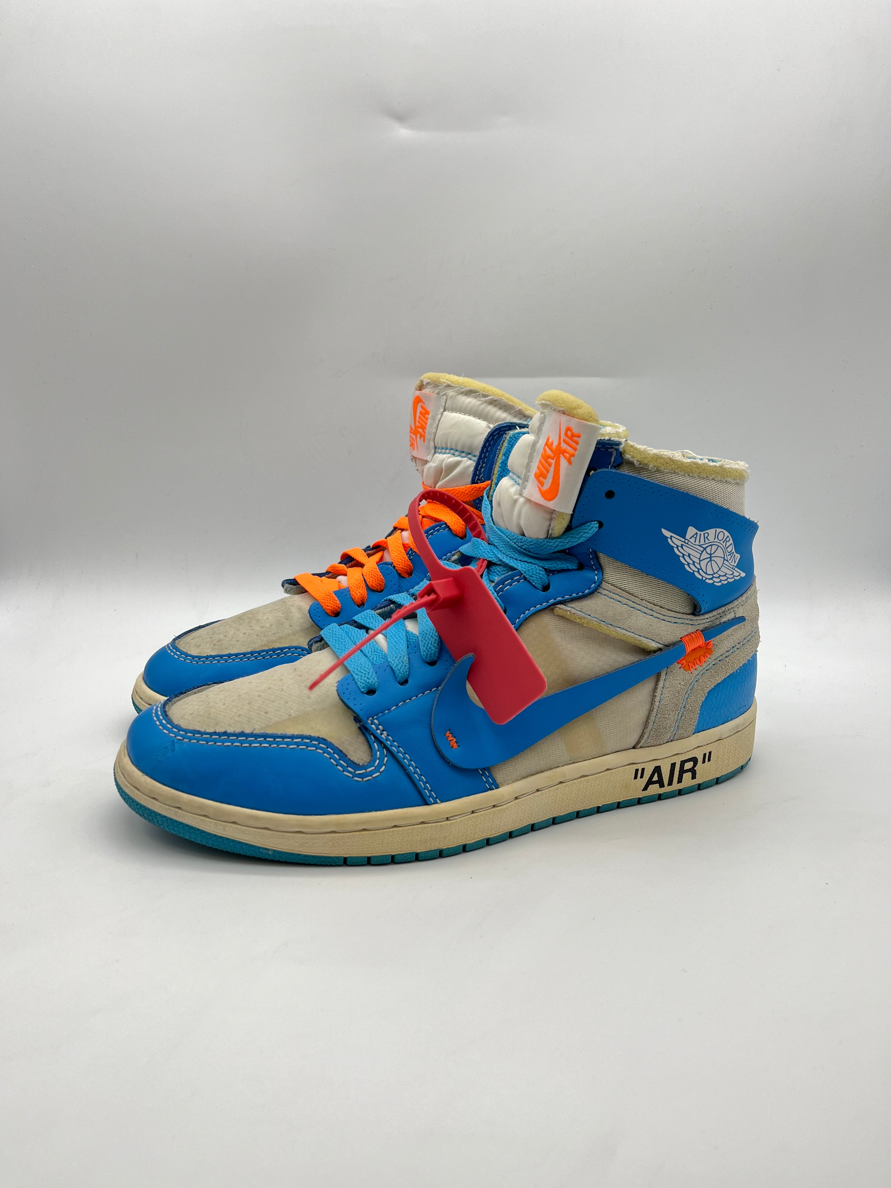 Használt - Nike Jordan 1 High UNC x Off White