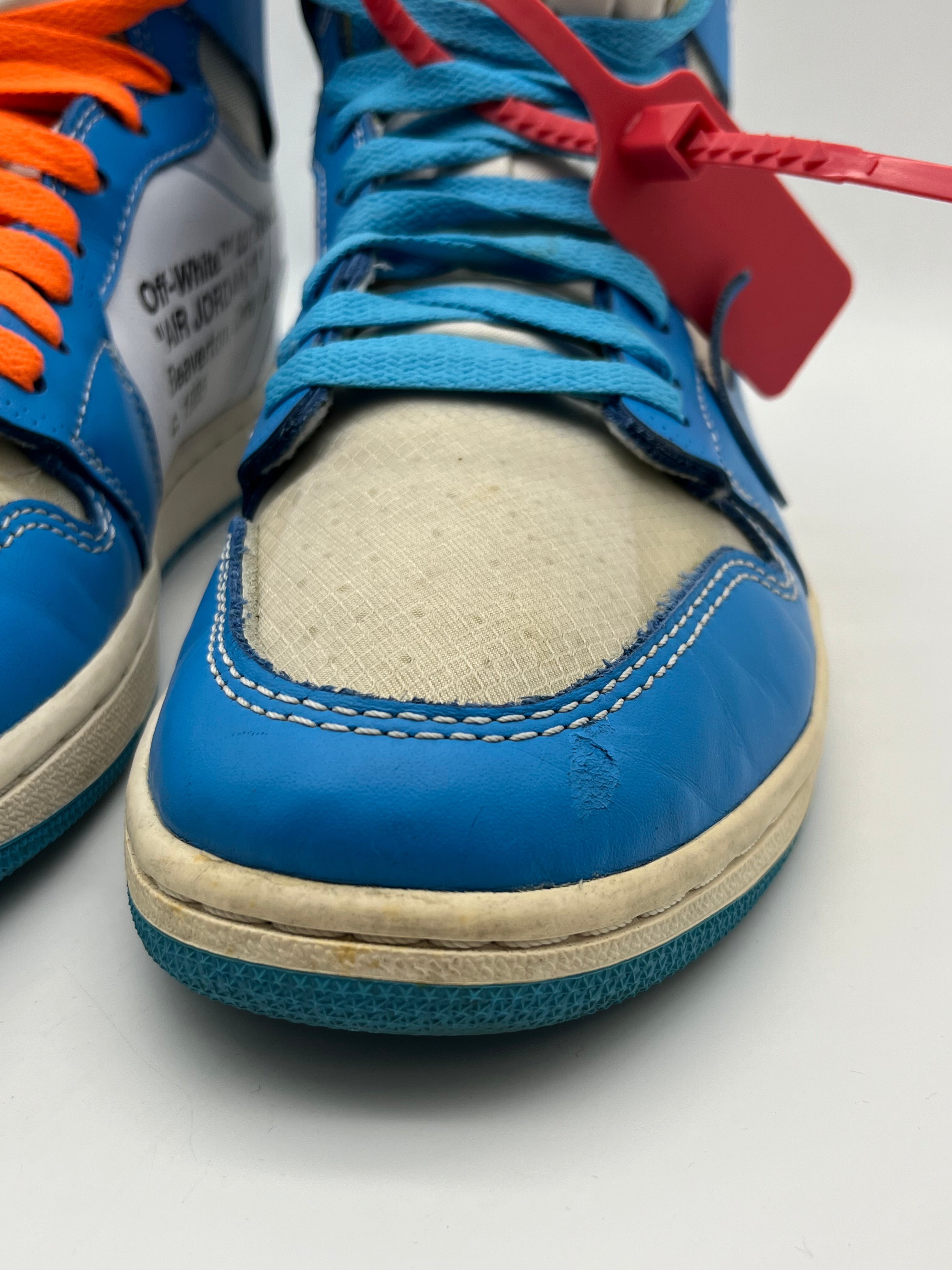 Használt - Nike Jordan 1 High UNC x Off White