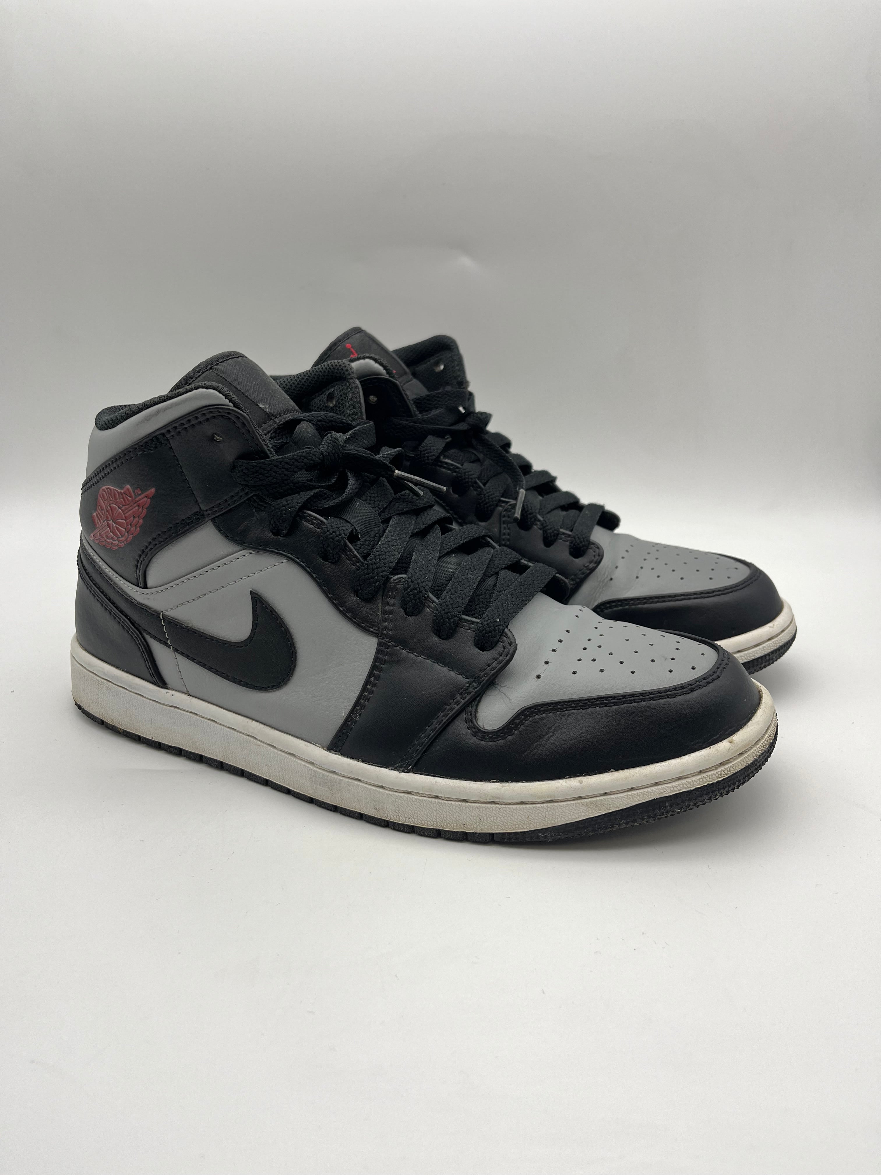 Használt - Jordan 1 Mid Shadow Red (43)