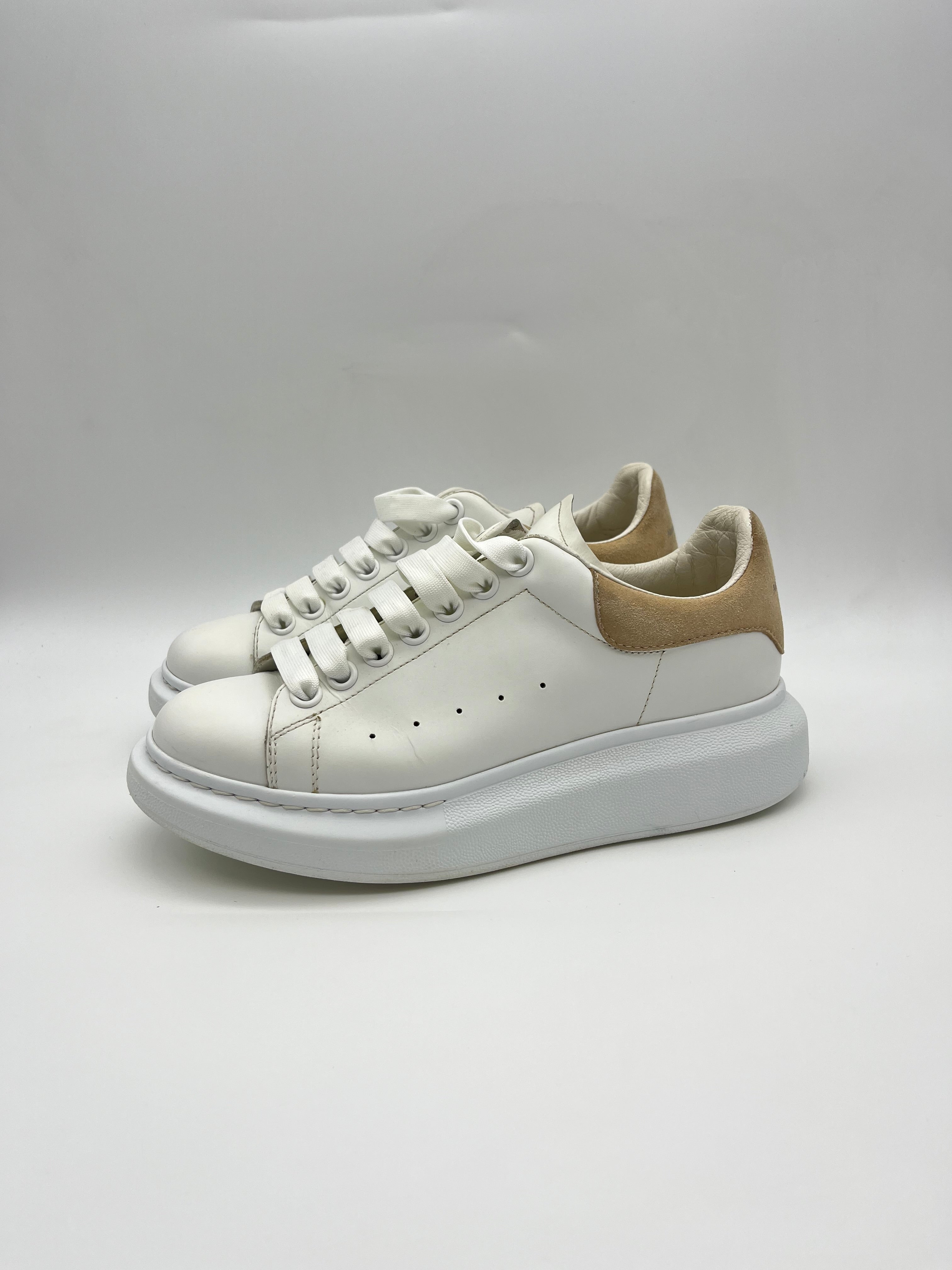 Használt - Alexander McQueen Nude (37 1/2)