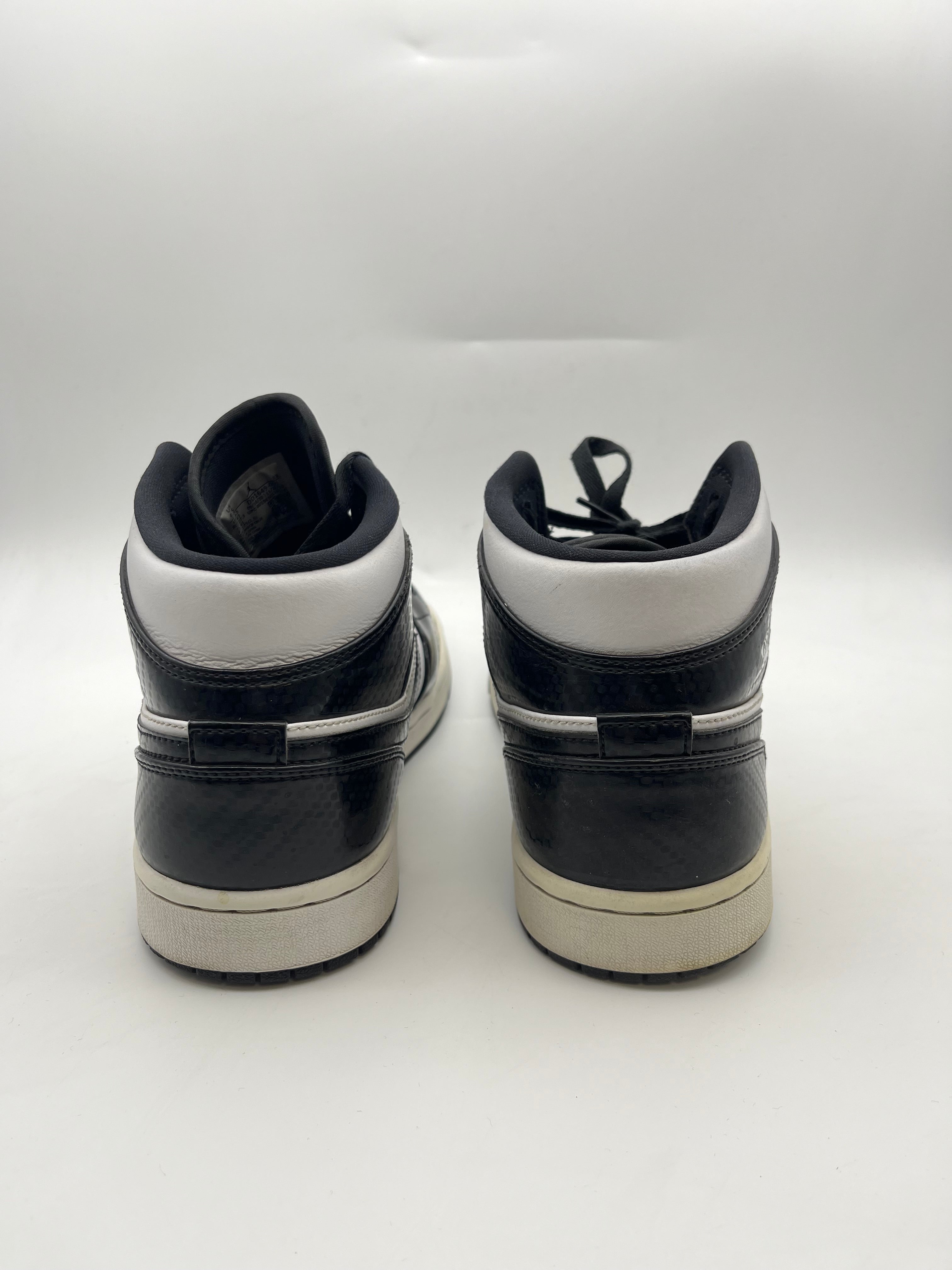 Használt - Jordan 1 Mid Carbon (43)