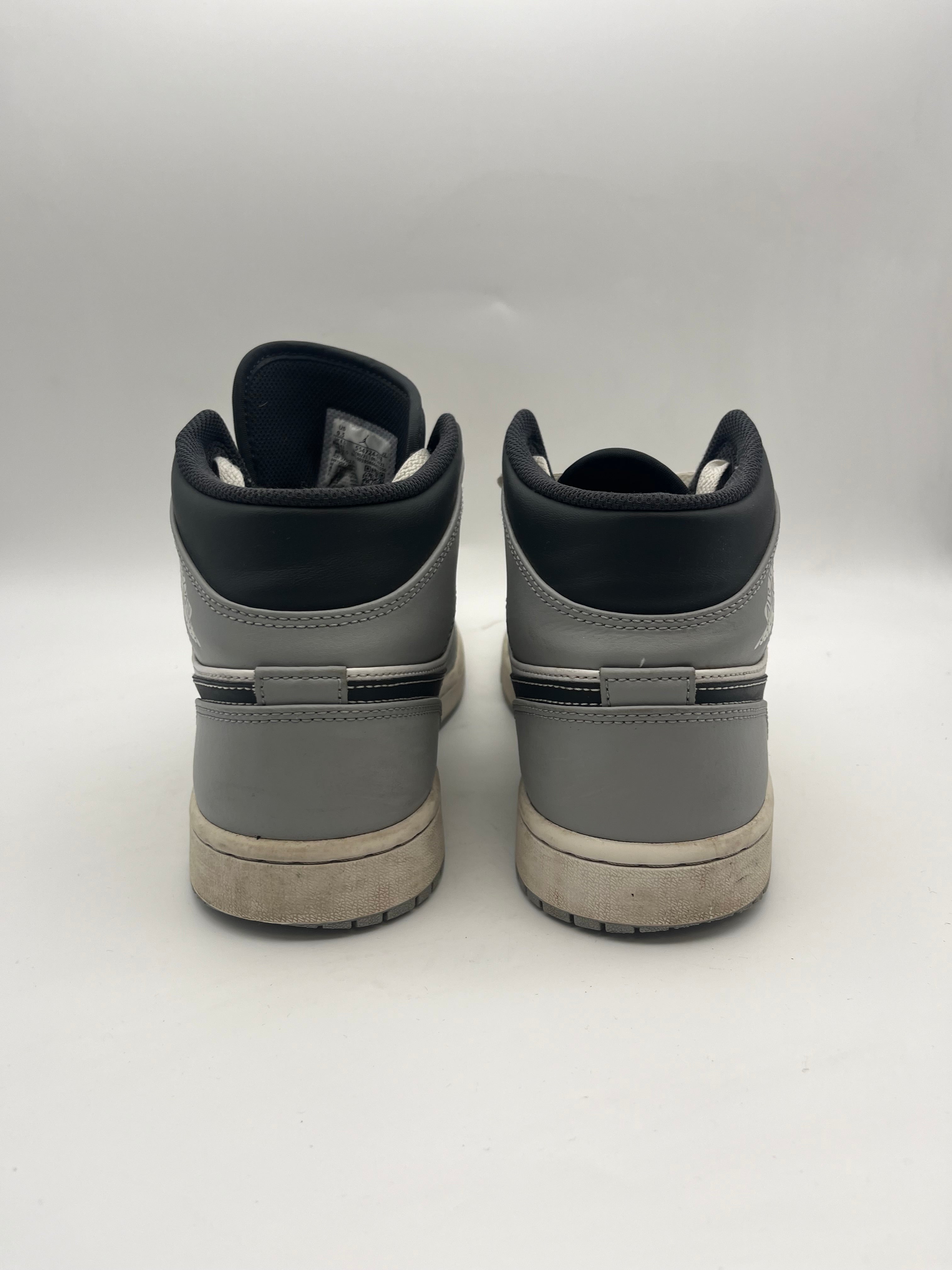 Használt - Jordan 1 Mid Light Smoke Grey (43)